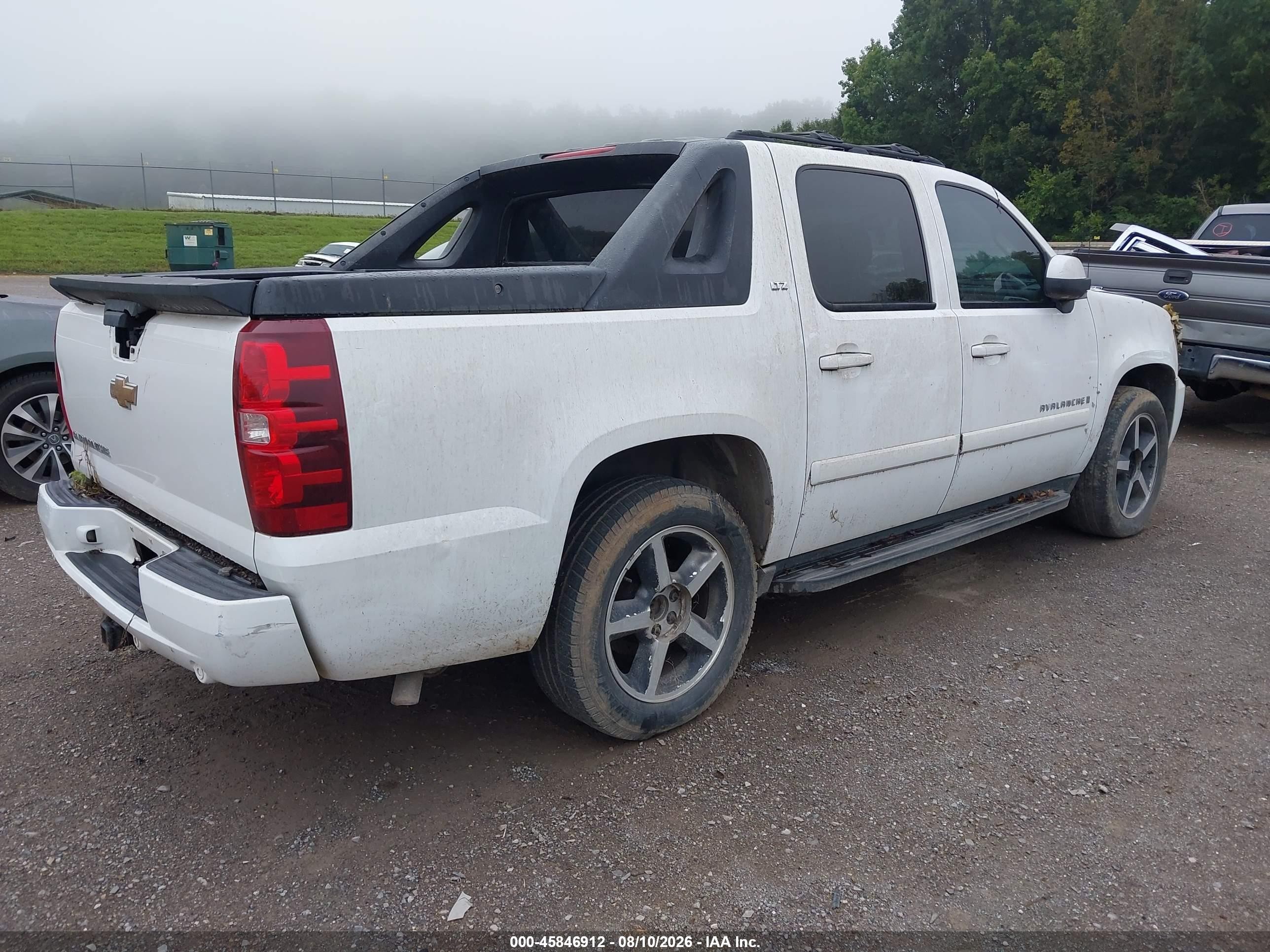 2007 Chevrolet Avalanche 1500 Ltz White vin: 3GNEC12027G119049