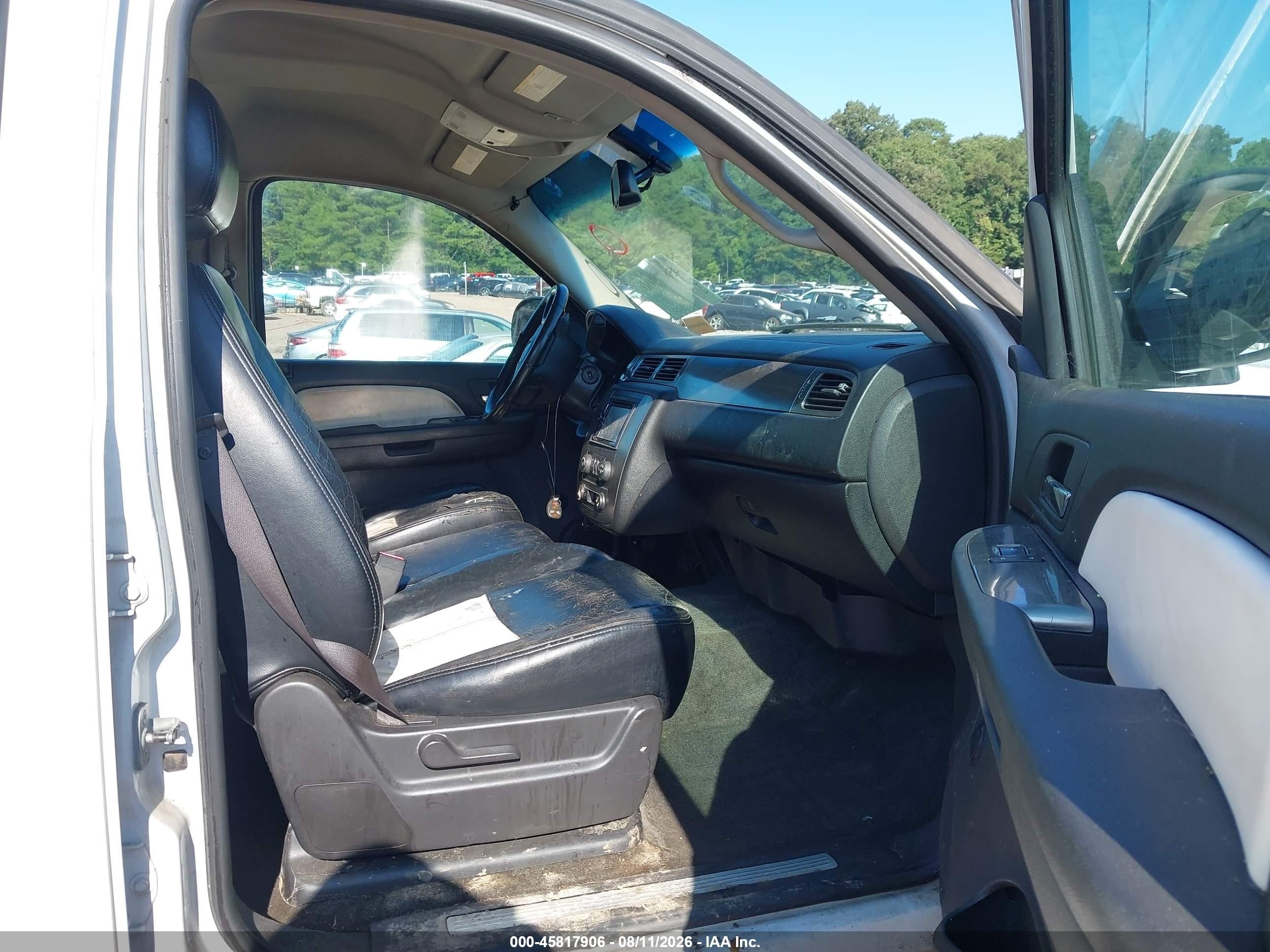 2007 Chevrolet Avalanche 1500 Ls White vin: 3GNEC12037G135339