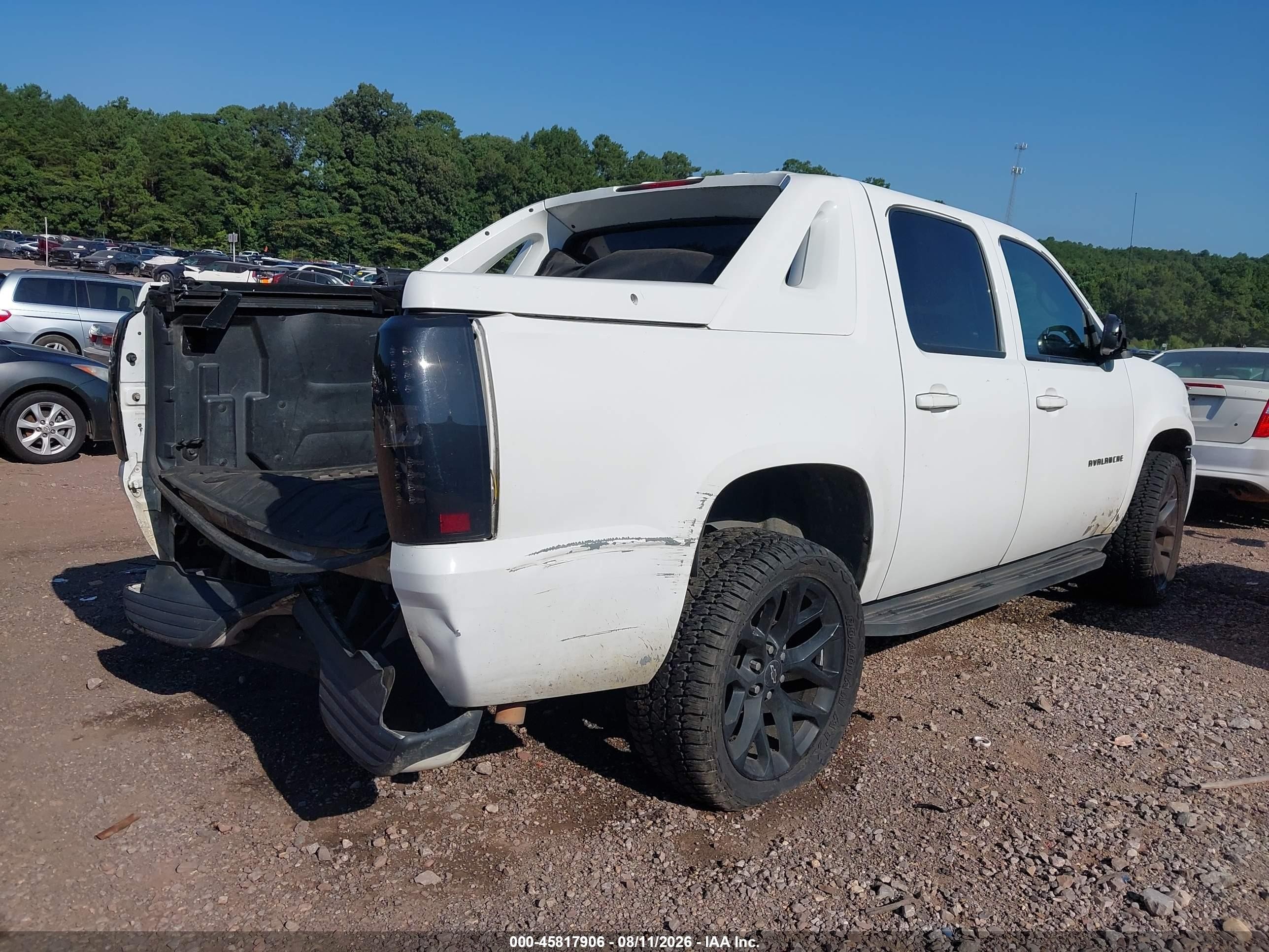 2007 Chevrolet Avalanche 1500 Ls White vin: 3GNEC12037G135339
