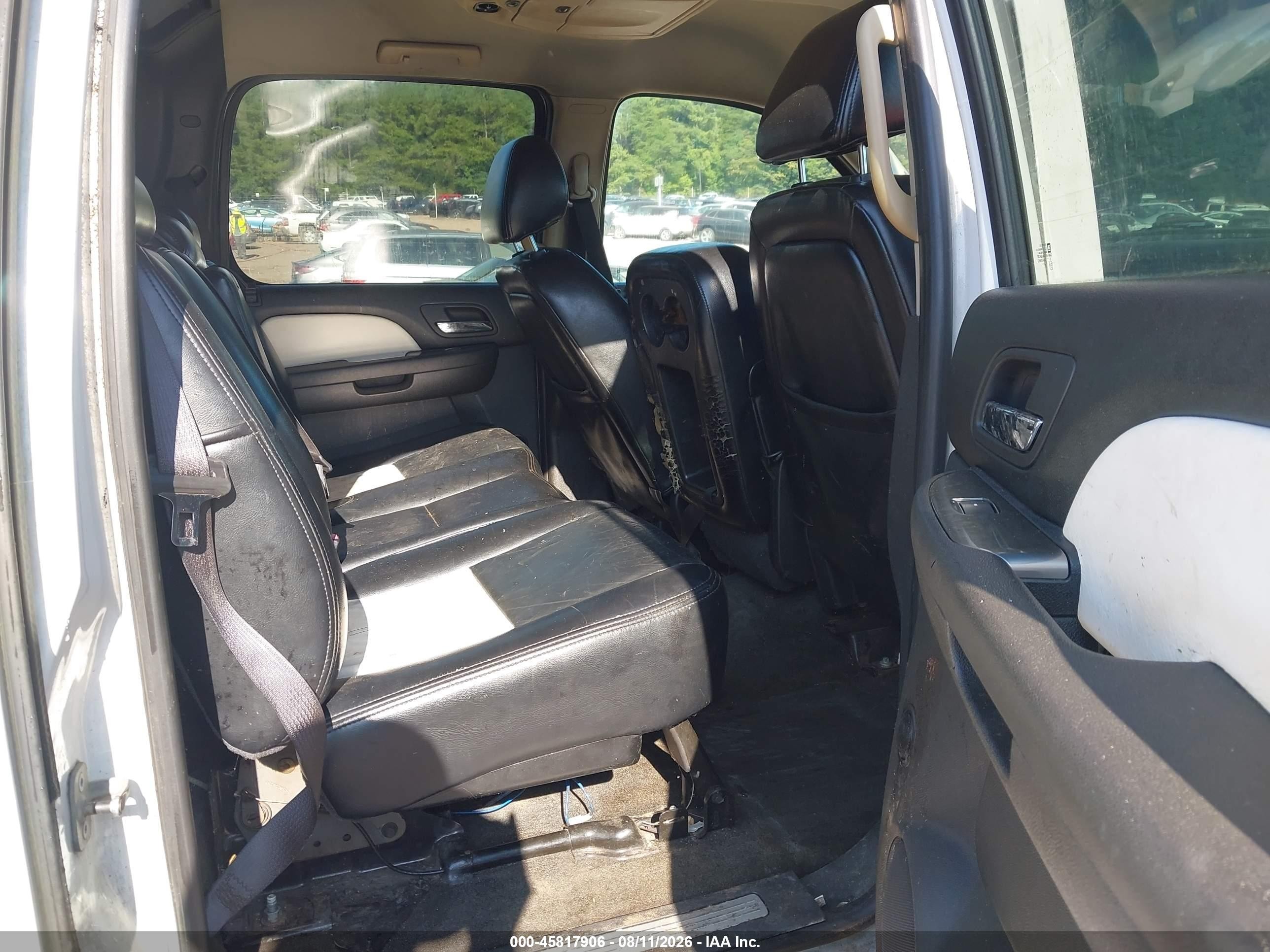 2007 Chevrolet Avalanche 1500 Ls White vin: 3GNEC12037G135339