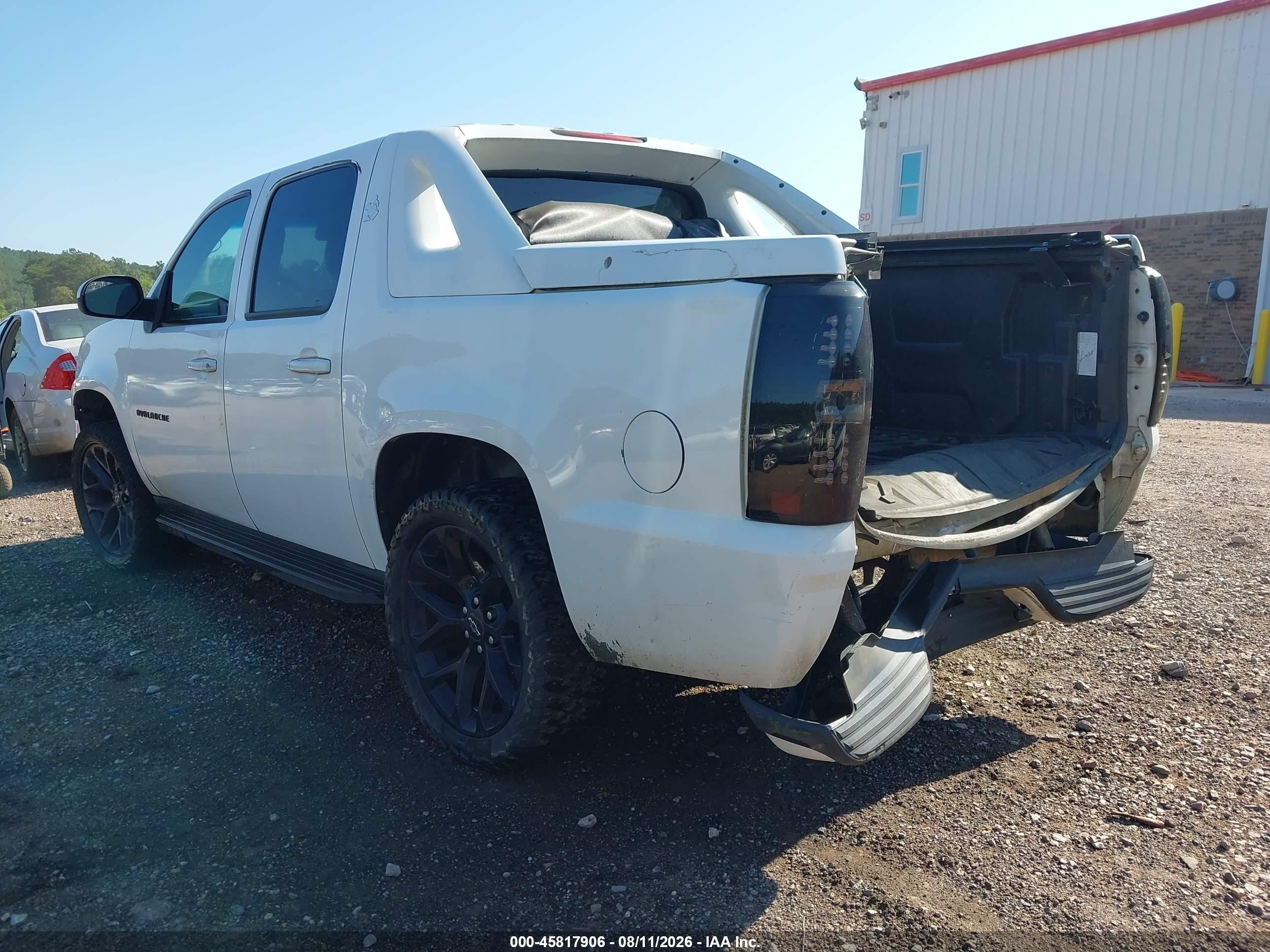 2007 Chevrolet Avalanche 1500 Ls White vin: 3GNEC12037G135339