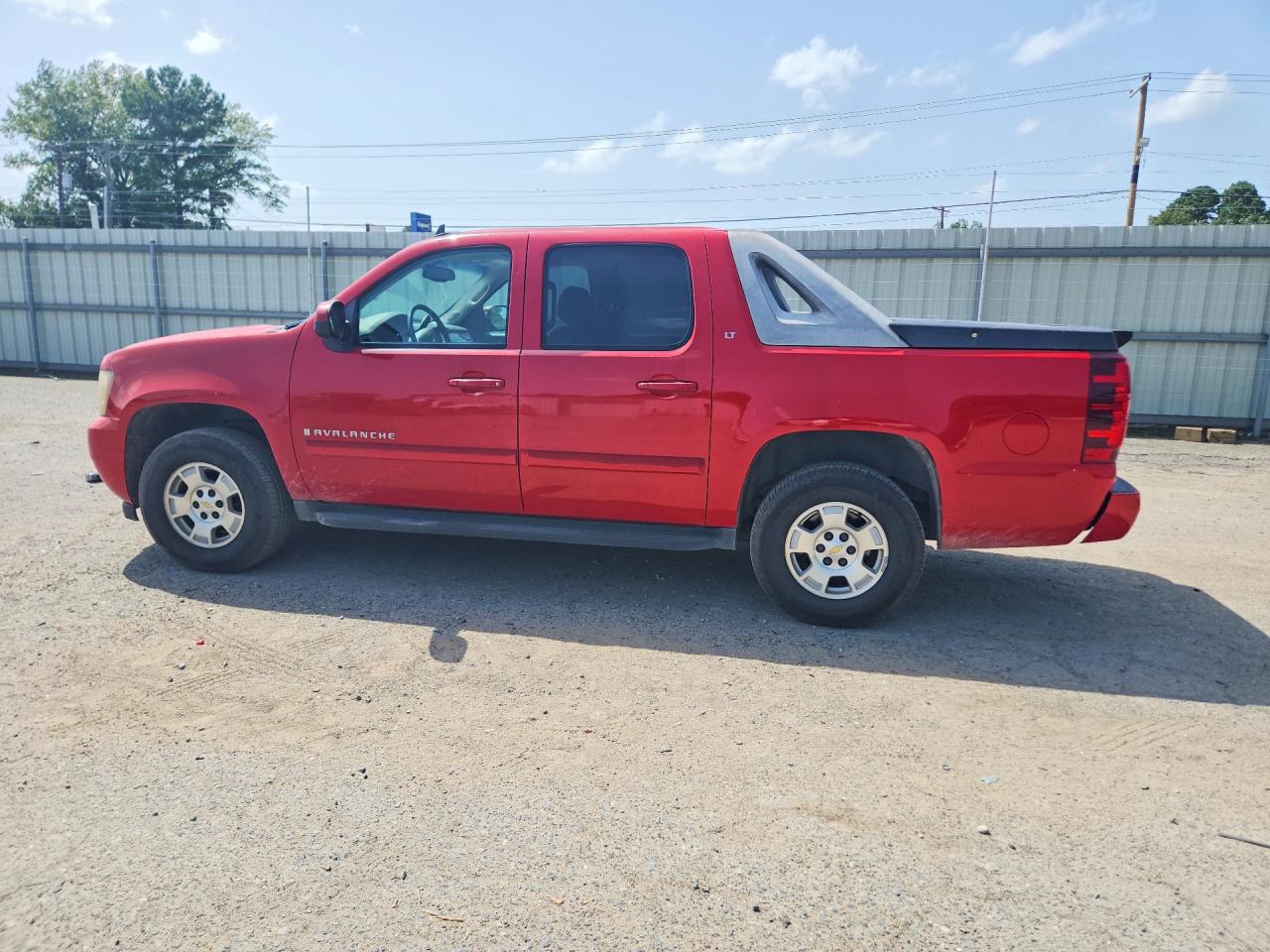 2008 Chevrolet Avalanche C1500 Red vin: 3GNEC12038G102357