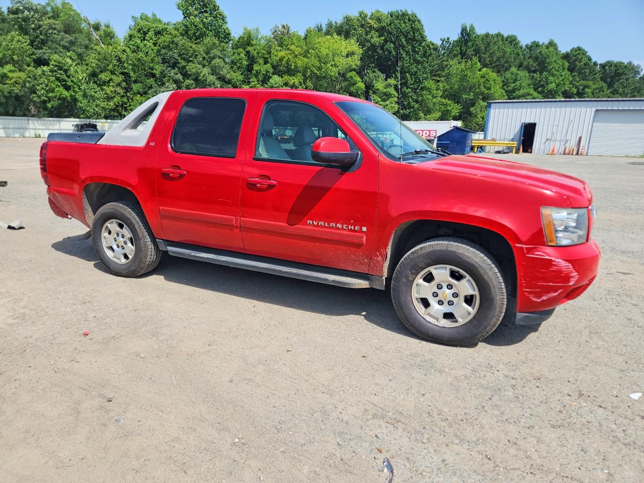 2008 Chevrolet Avalanche C1500 Red vin: 3GNEC12038G102357