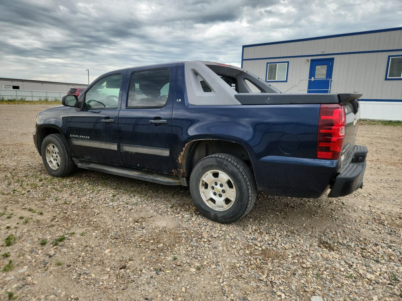 2009 Chevrolet Avalanche C1500 Ls Blue vin: 3GNEC12039G207305 Damage: Left Bed Side, Rust, Severe Damage