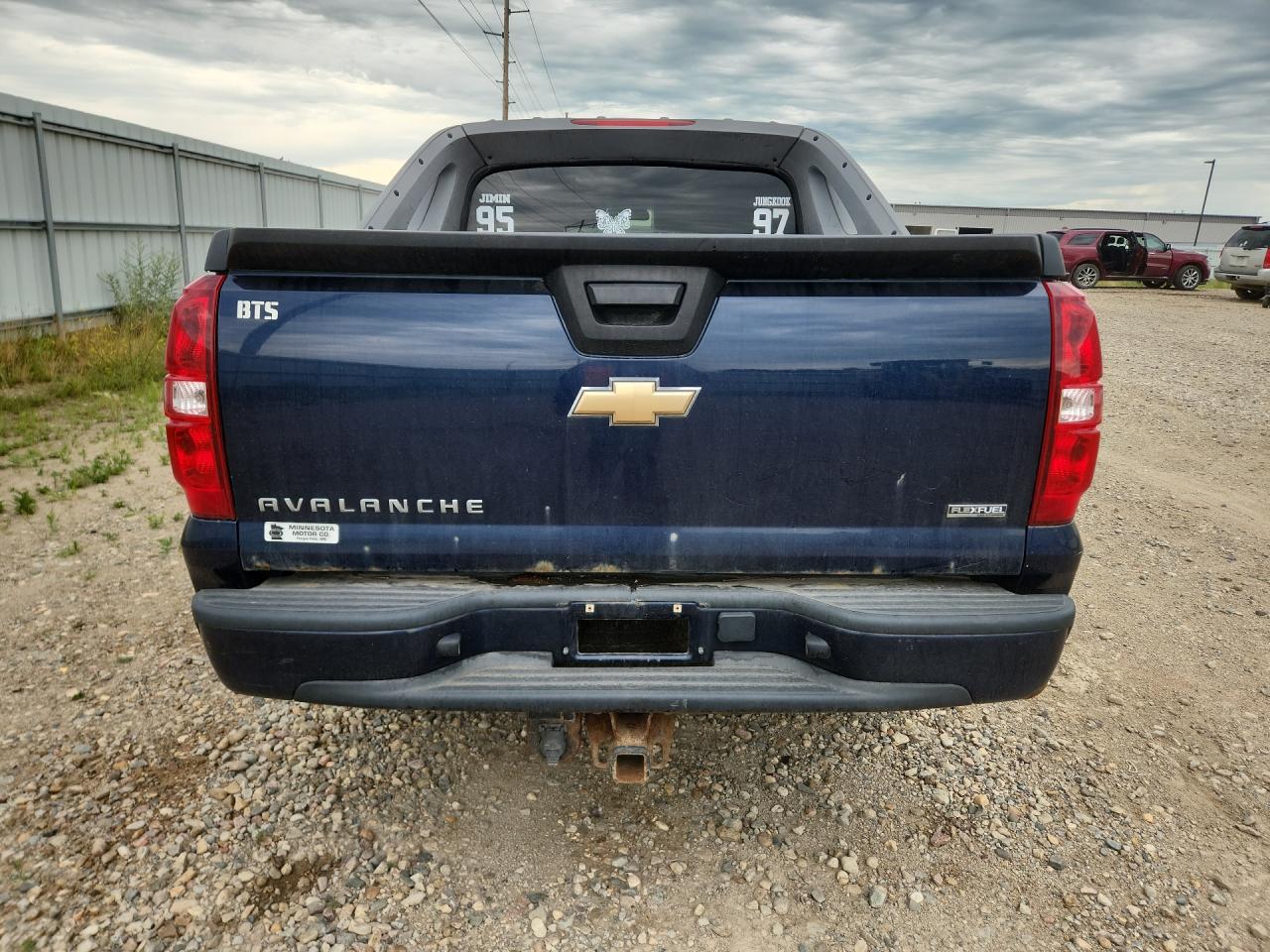 2009 Chevrolet Avalanche C1500 Ls Blue vin: 3GNEC12039G207305 Damage: Tailgate, Rust, 1 To 2 Inches