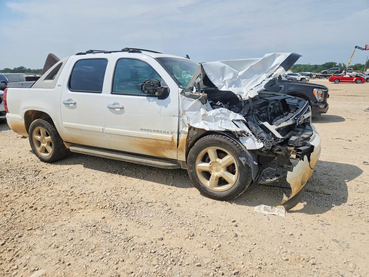 2007 Chevrolet Avalanche C1500 Белый vin: 3GNEC12047G183626