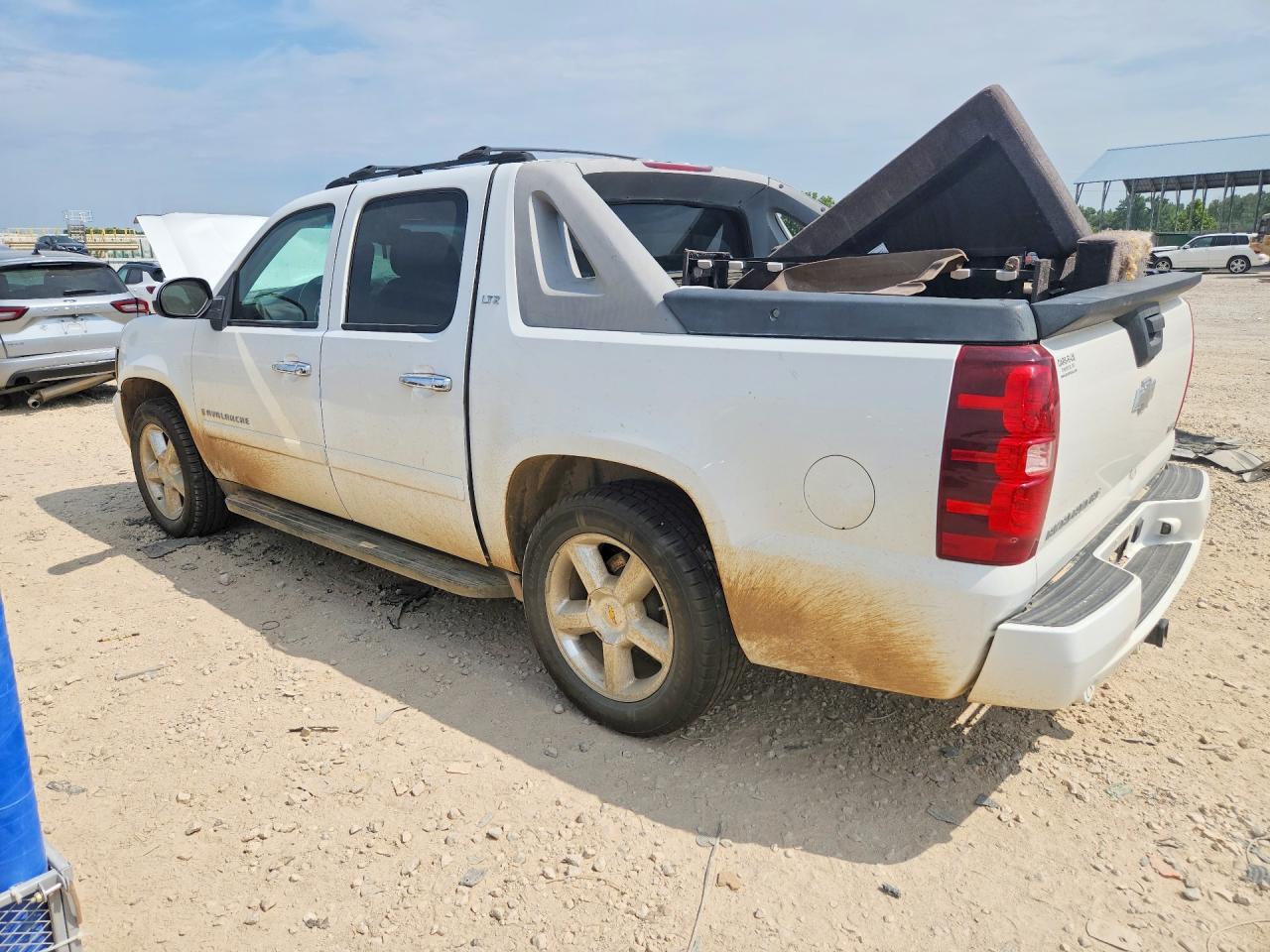 2007 Chevrolet Avalanche C1500 Белый vin: 3GNEC12047G183626