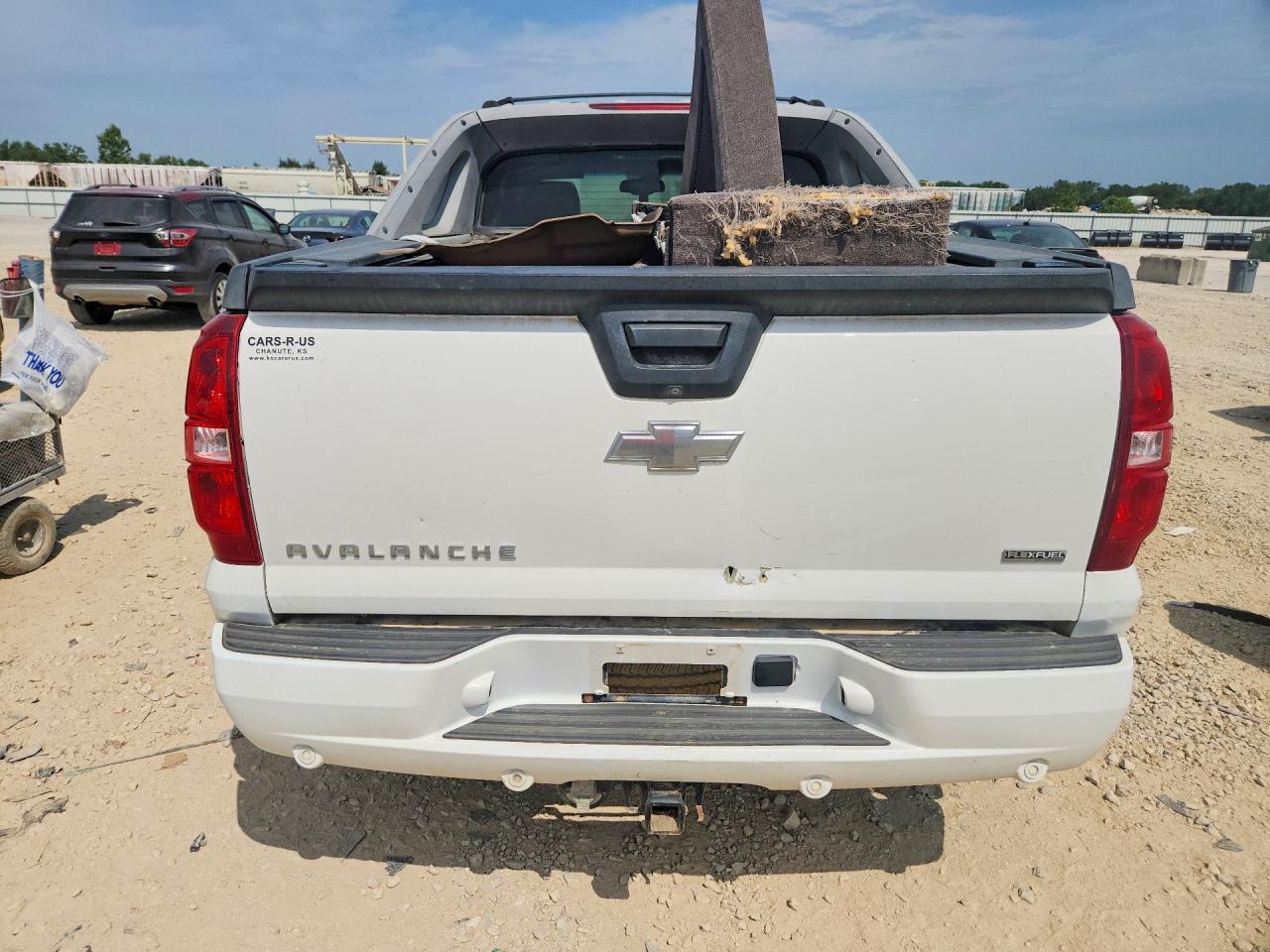 2007 Chevrolet Avalanche C1500 Белый vin: 3GNEC12047G183626