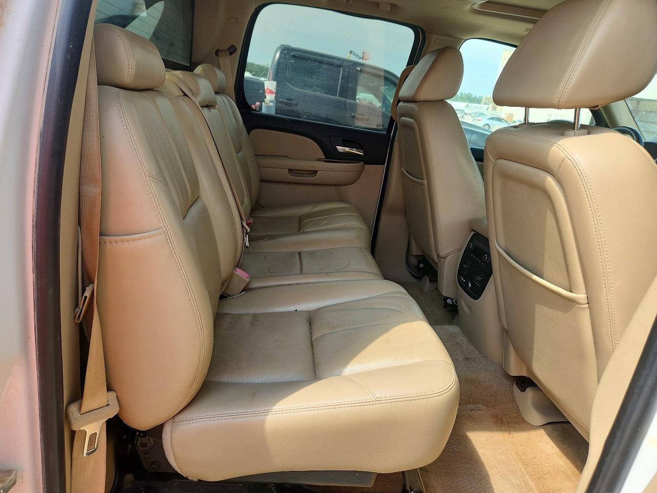 2007 Chevrolet Avalanche C1500 Белый vin: 3GNEC12047G183626