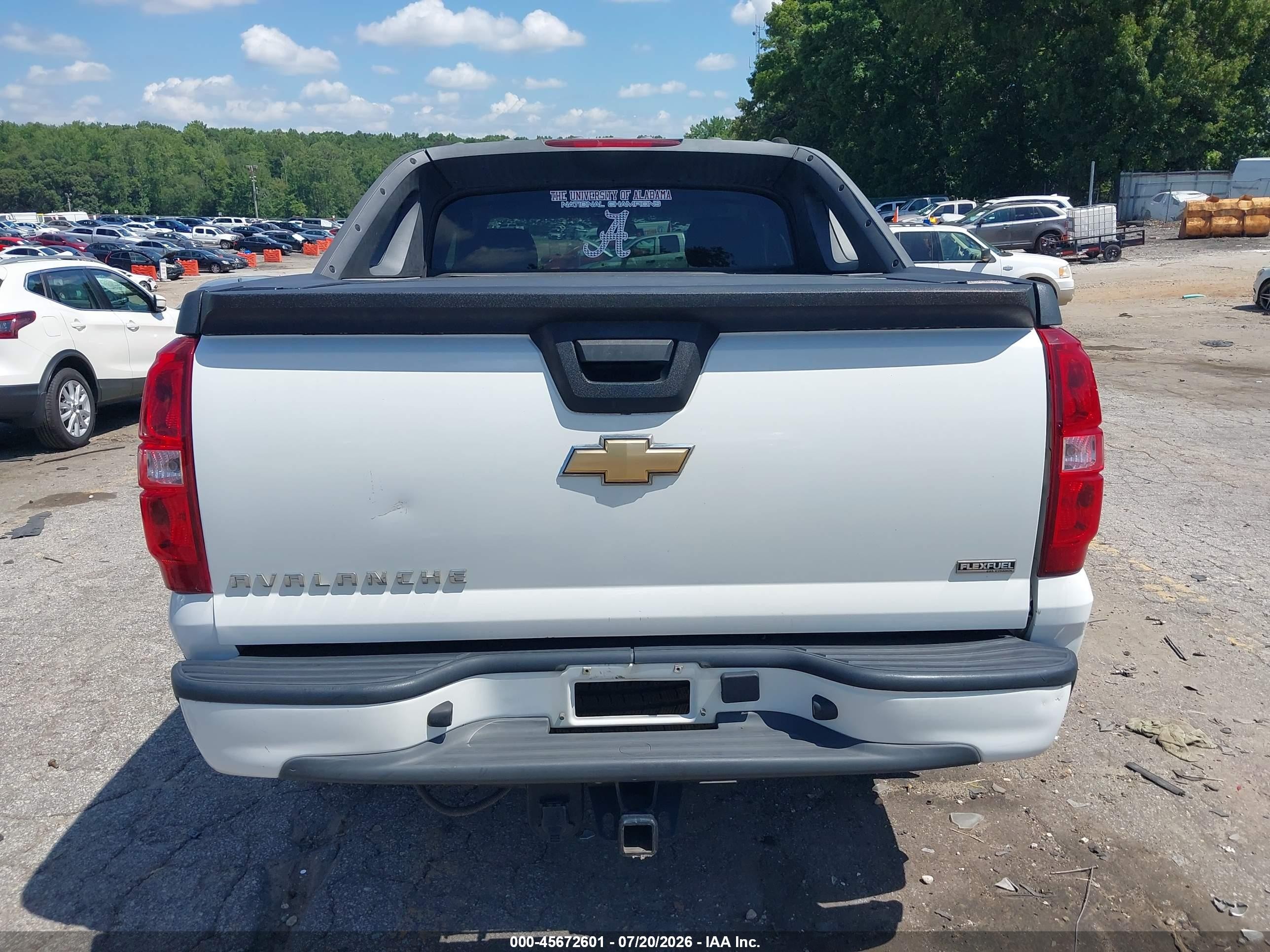 2007 Chevrolet Avalanche 1500 Lt White vin: 3GNEC12057G212566