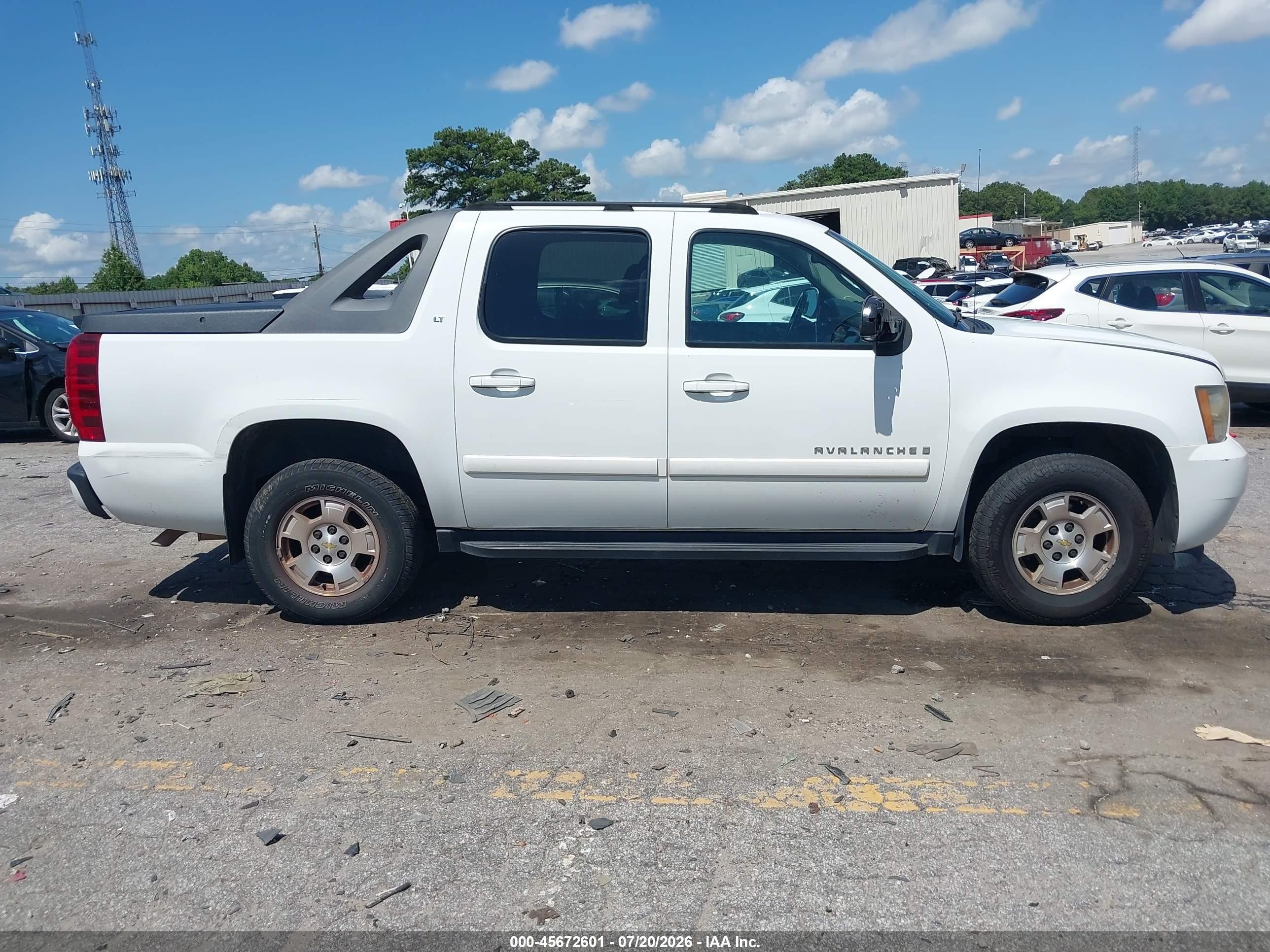 2007 Chevrolet Avalanche 1500 Lt White vin: 3GNEC12057G212566