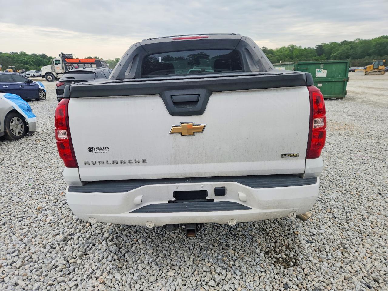 2008 Chevrolet Avalanche C1500 Белый vin: 3GNEC12058G123825
