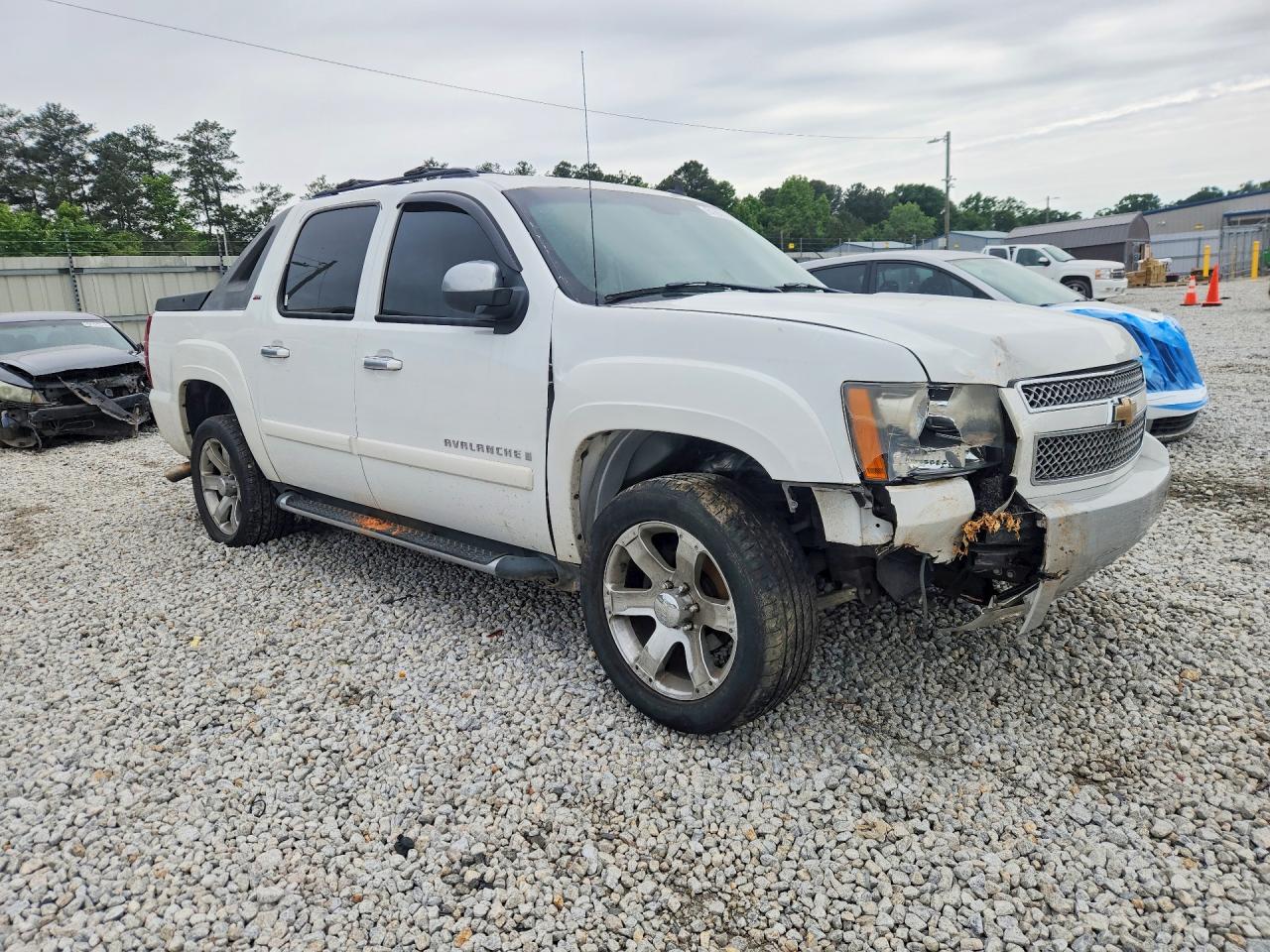 2008 Chevrolet Avalanche C1500 Белый vin: 3GNEC12058G123825
