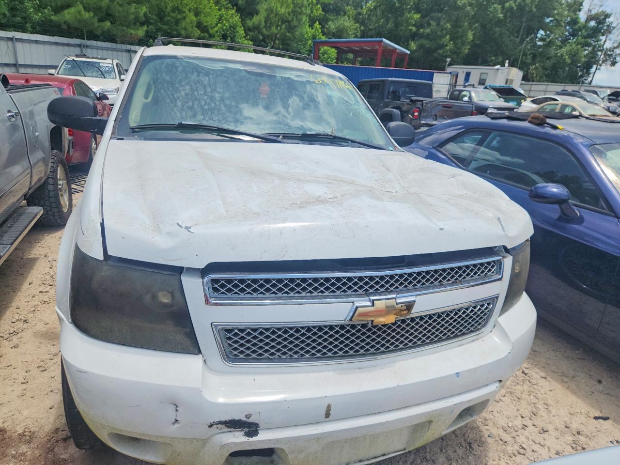 2007 Chevrolet Avalanche C1500 White vin: 3GNEC12067G174829