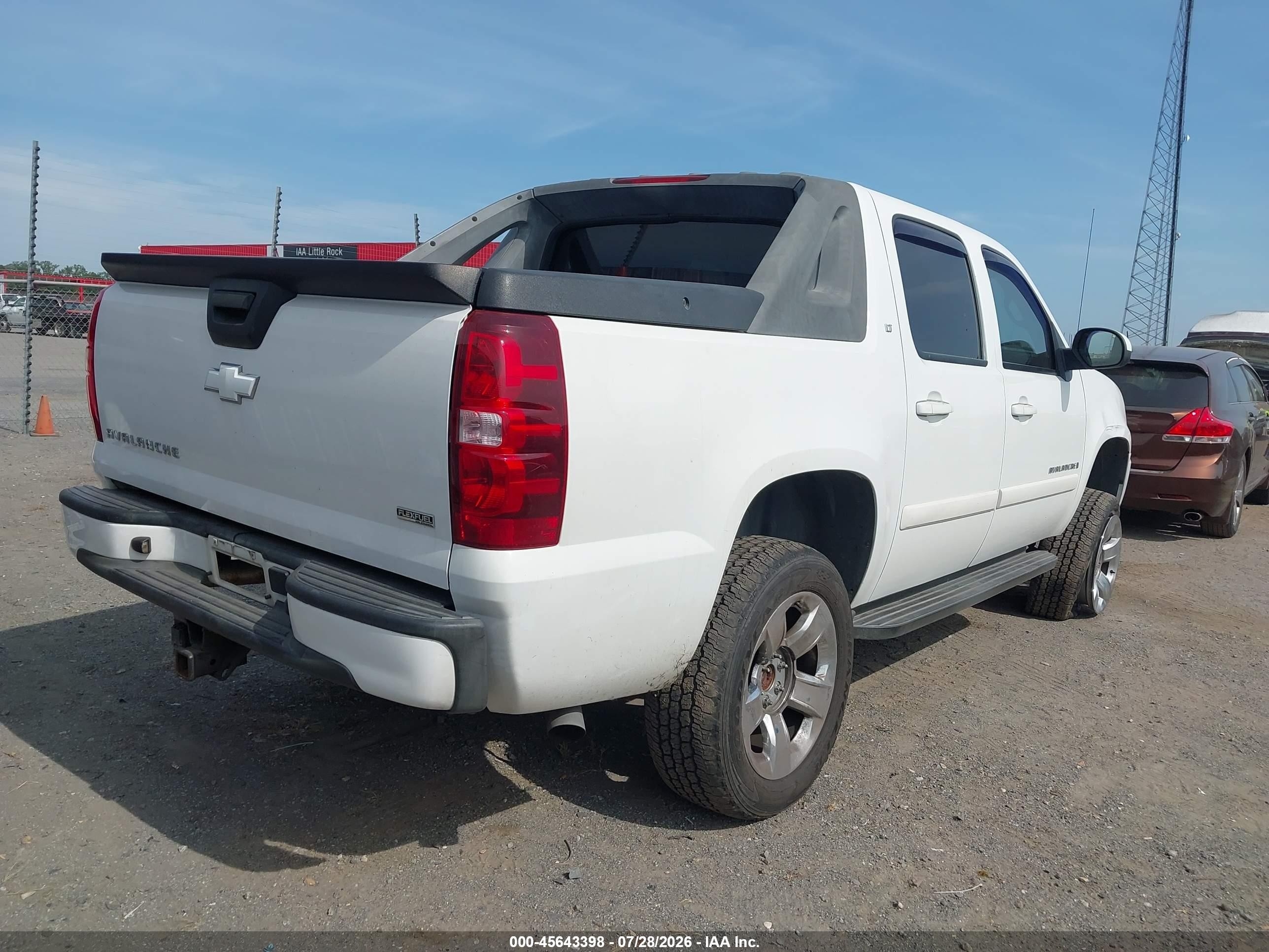 2007 Chevrolet Avalanche 1500 Lt White vin: 3GNEC12067G208073