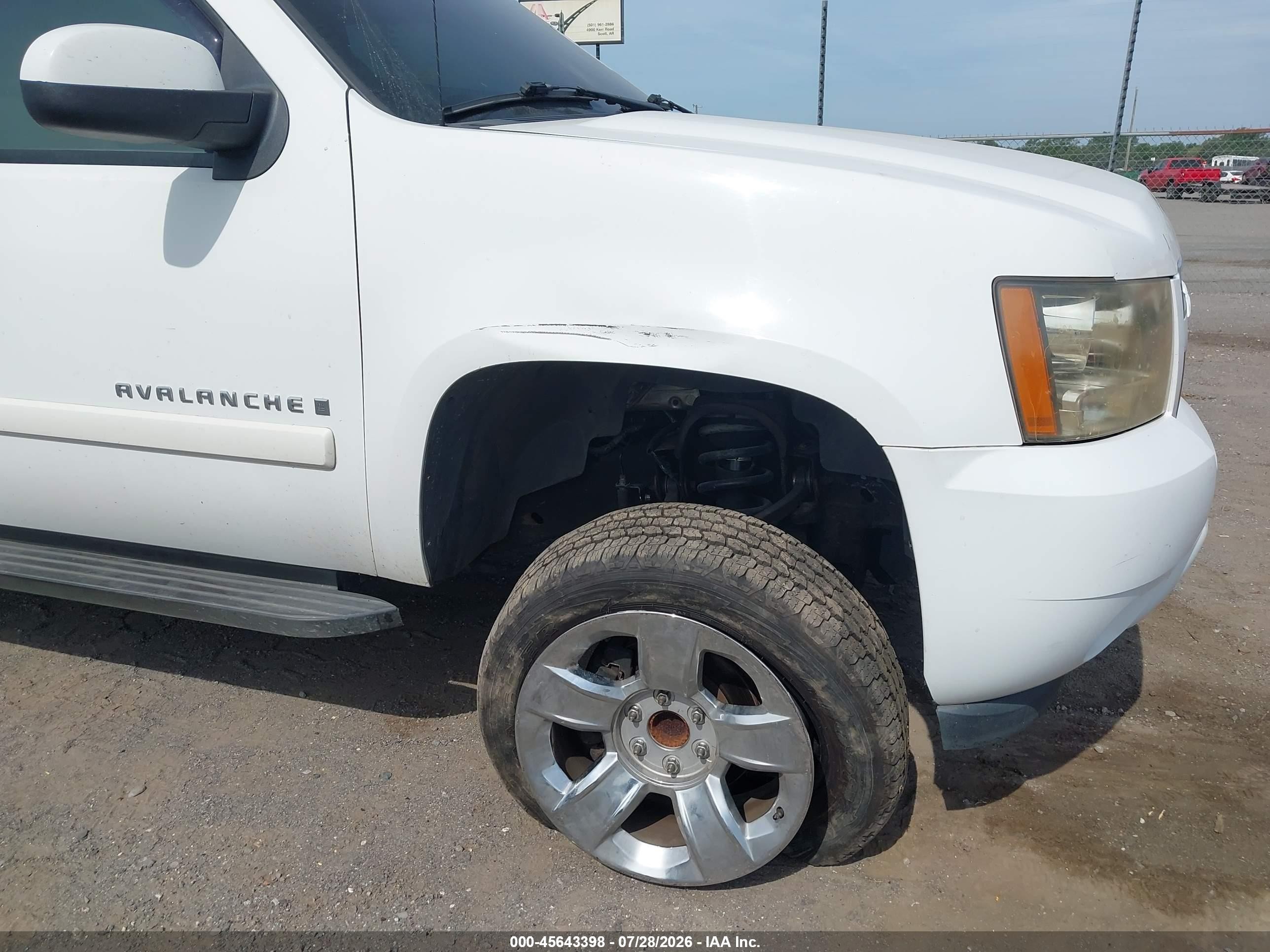 2007 Chevrolet Avalanche 1500 Lt White vin: 3GNEC12067G208073