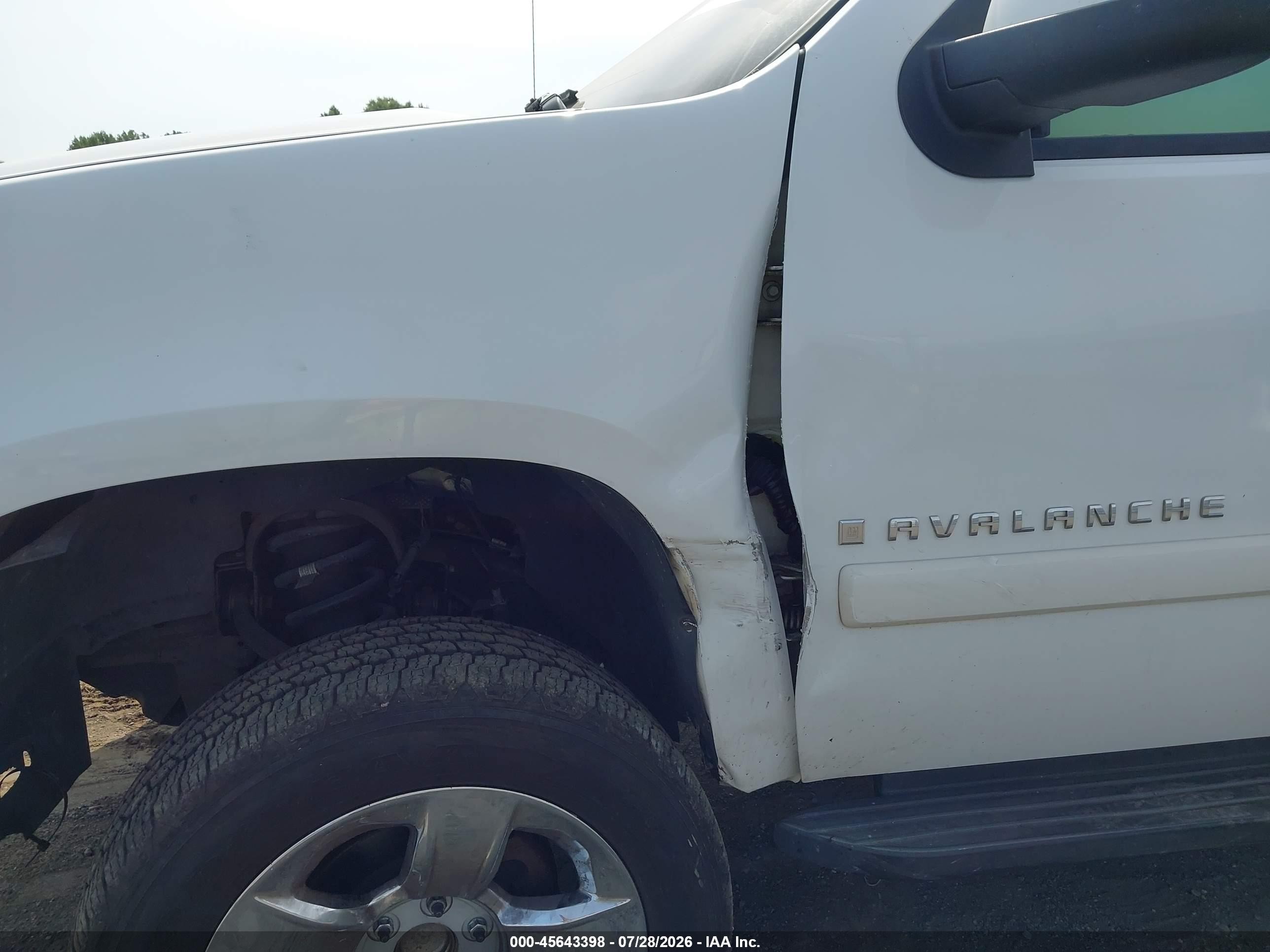 2007 Chevrolet Avalanche 1500 Lt White vin: 3GNEC12067G208073