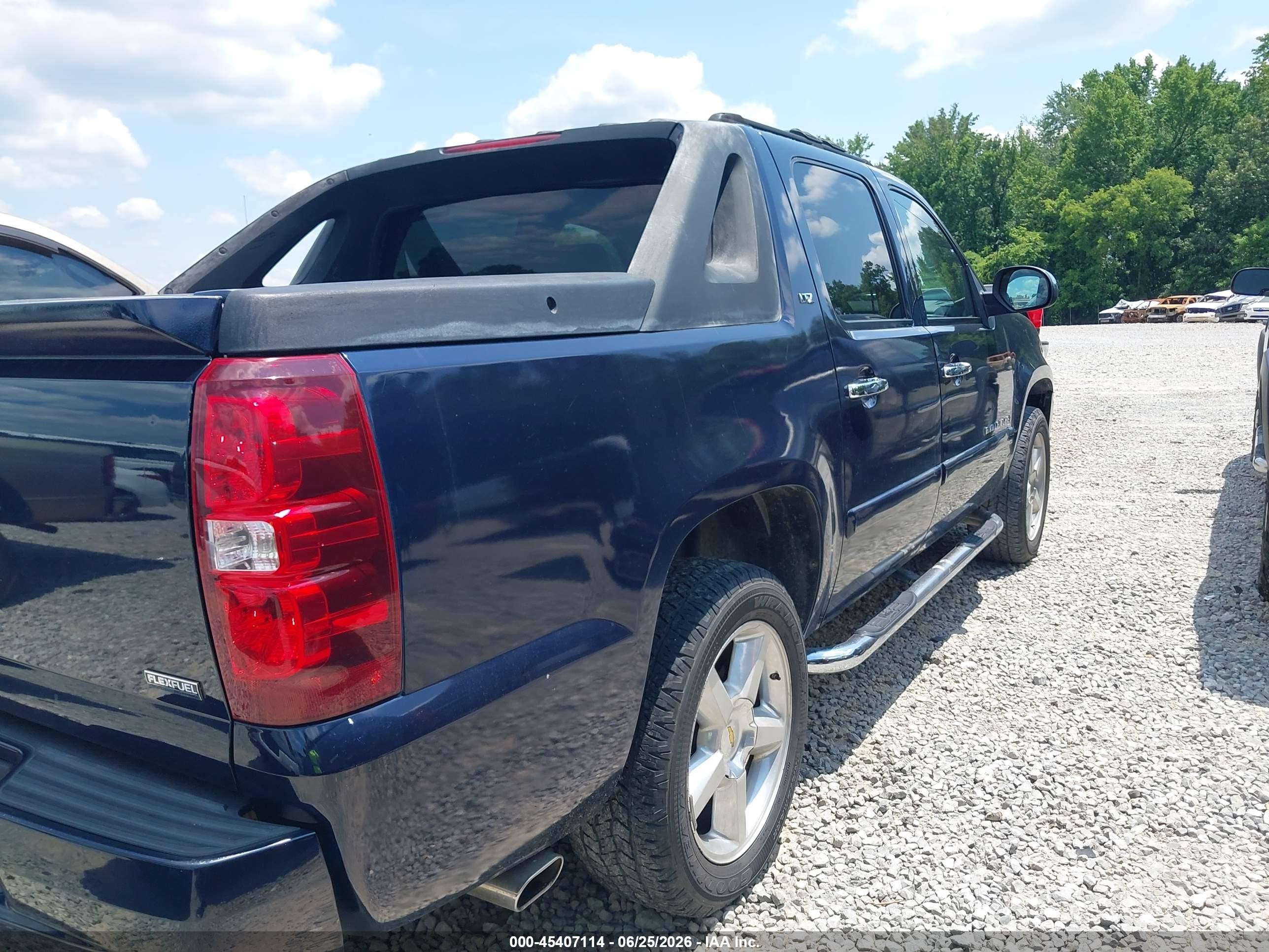 2007 Chevrolet Avalanche 1500 Ltz Blue vin: 3GNEC12077G157943