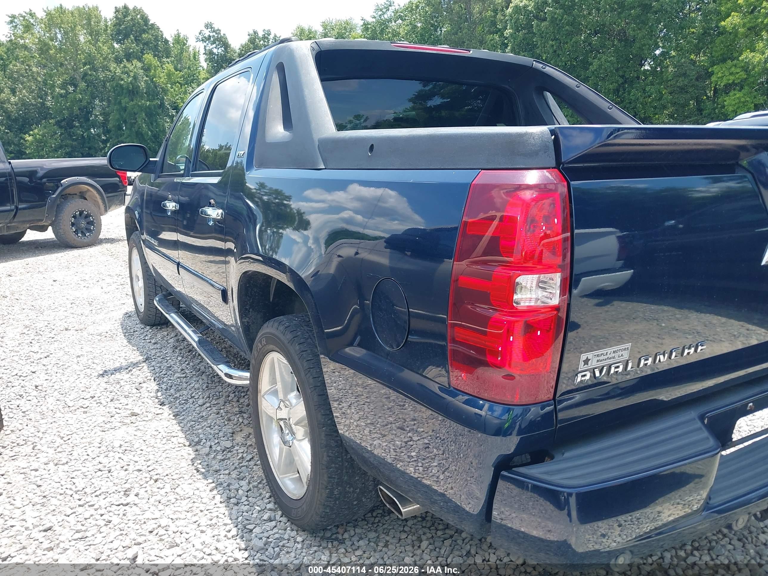 2007 Chevrolet Avalanche 1500 Ltz Blue vin: 3GNEC12077G157943