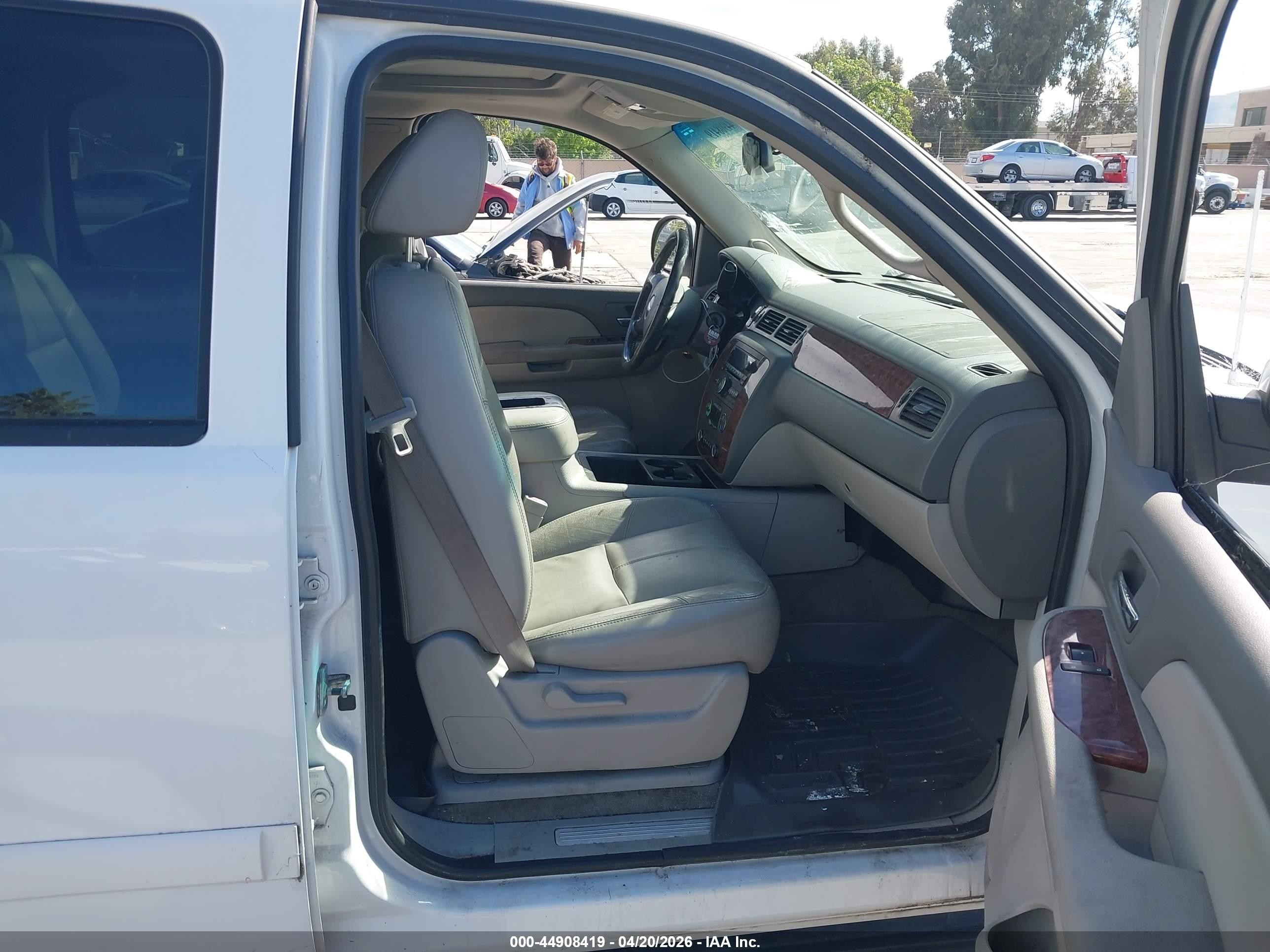2007 Chevrolet Avalanche 1500 Lt White vin: 3GNEC12077G300714