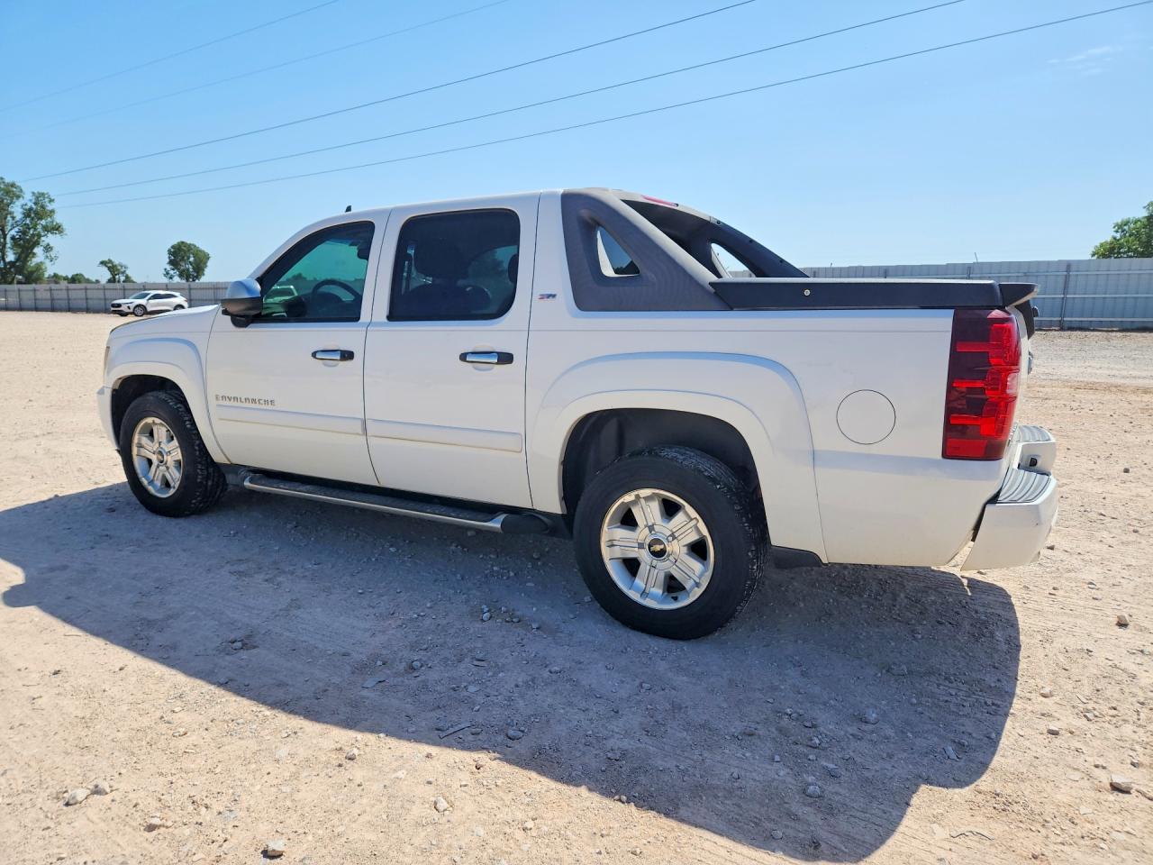 2008 Chevrolet Avalanche C1500 White vin: 3GNEC12078G294916