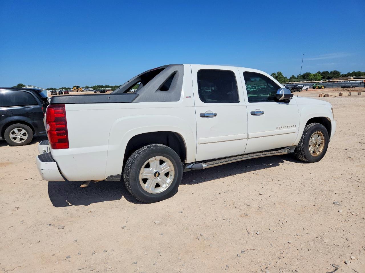 2008 Chevrolet Avalanche C1500 White vin: 3GNEC12078G294916