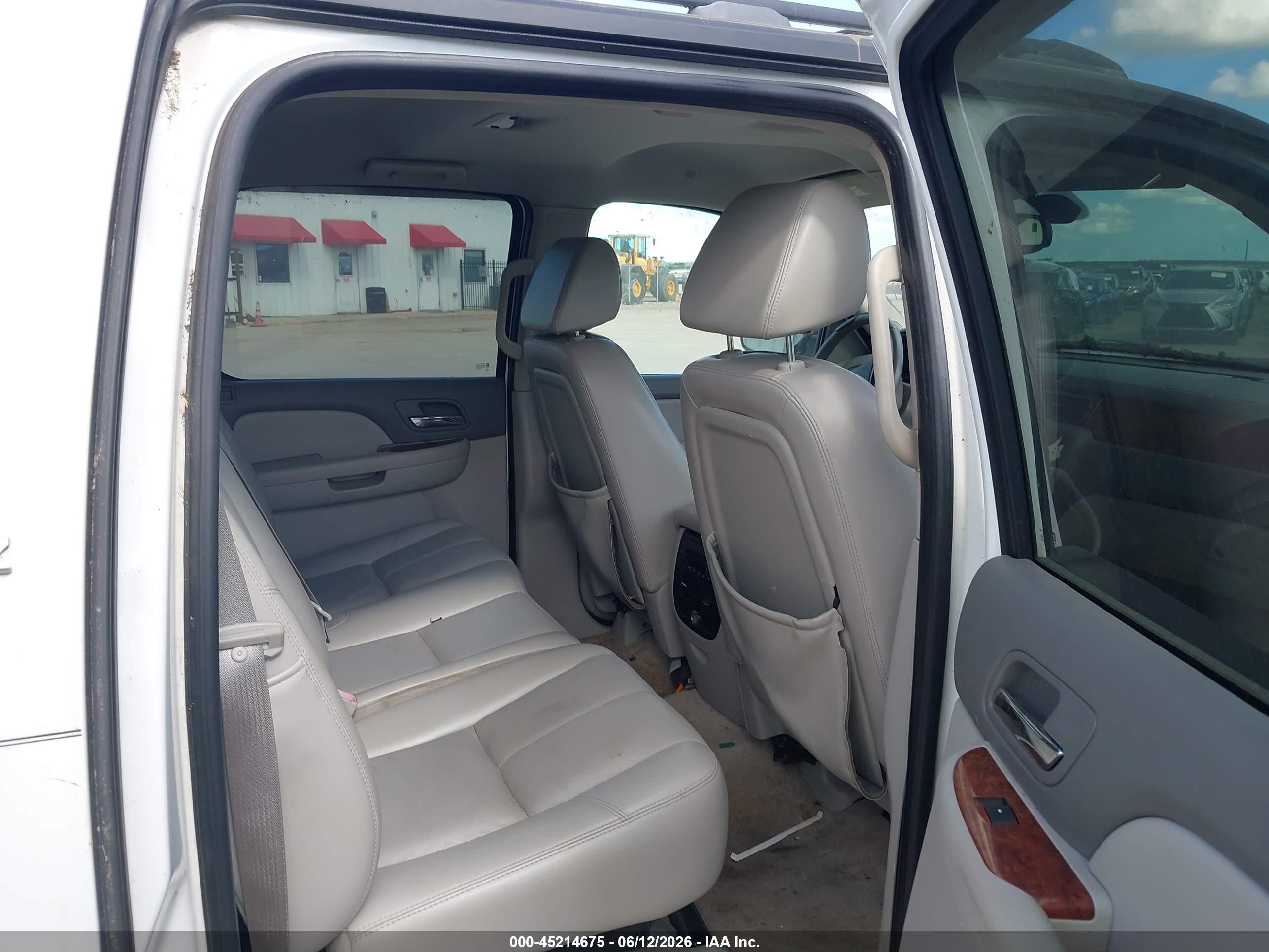 2007 Chevrolet Avalanche 1500 Ltz White vin: 3GNEC12087G262863