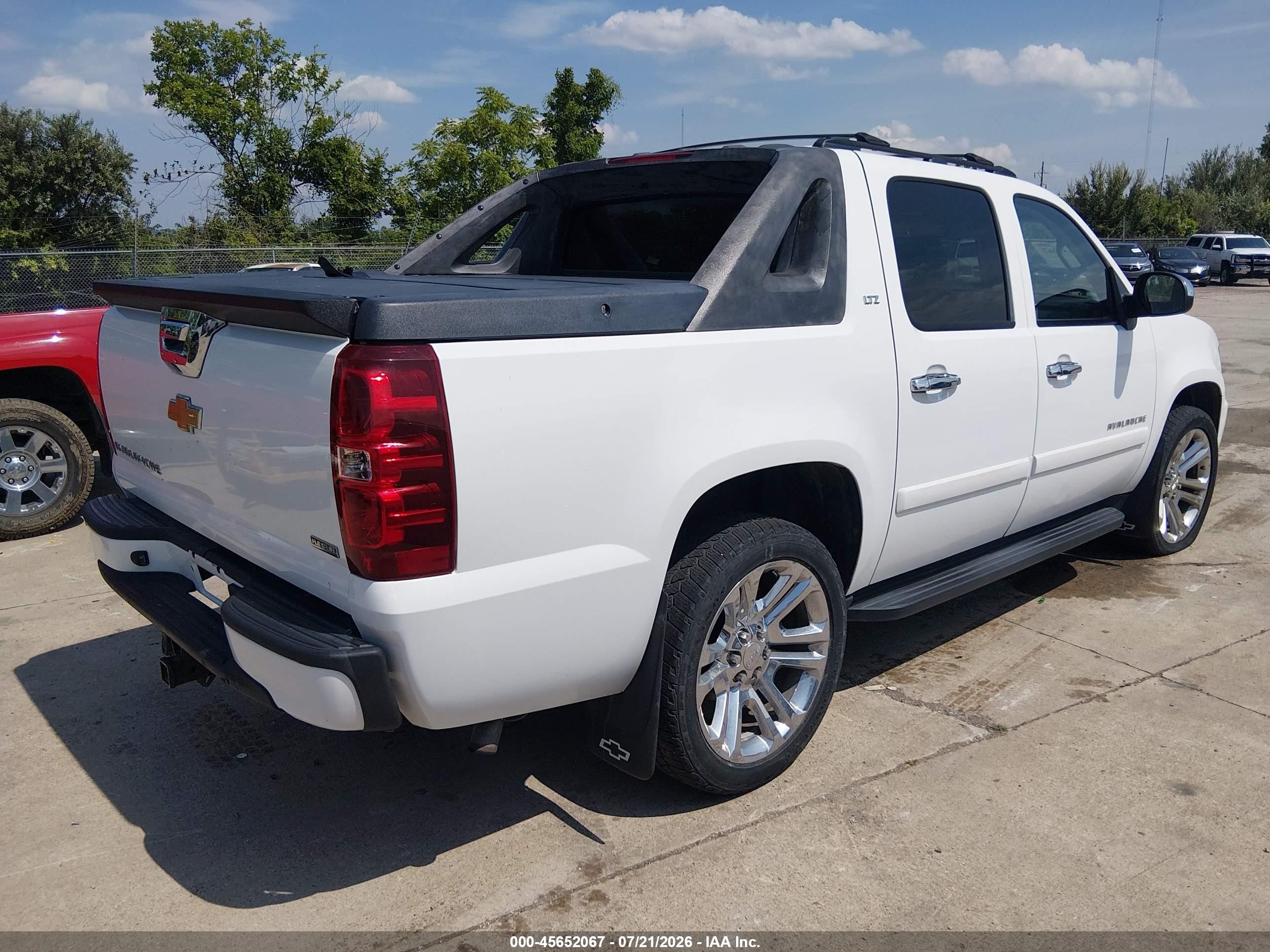 2007 Chevrolet Avalanche 1500 Ls White vin: 3GNEC12087G304576