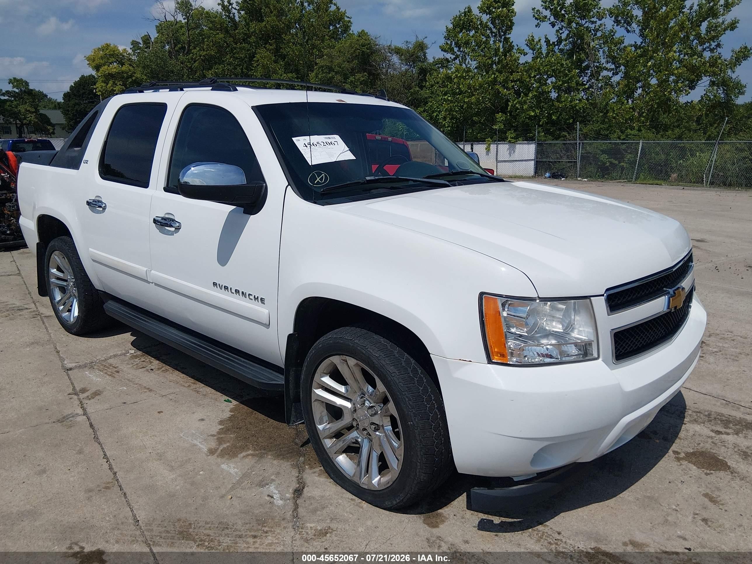 2007 Chevrolet Avalanche 1500 Ls White vin: 3GNEC12087G304576