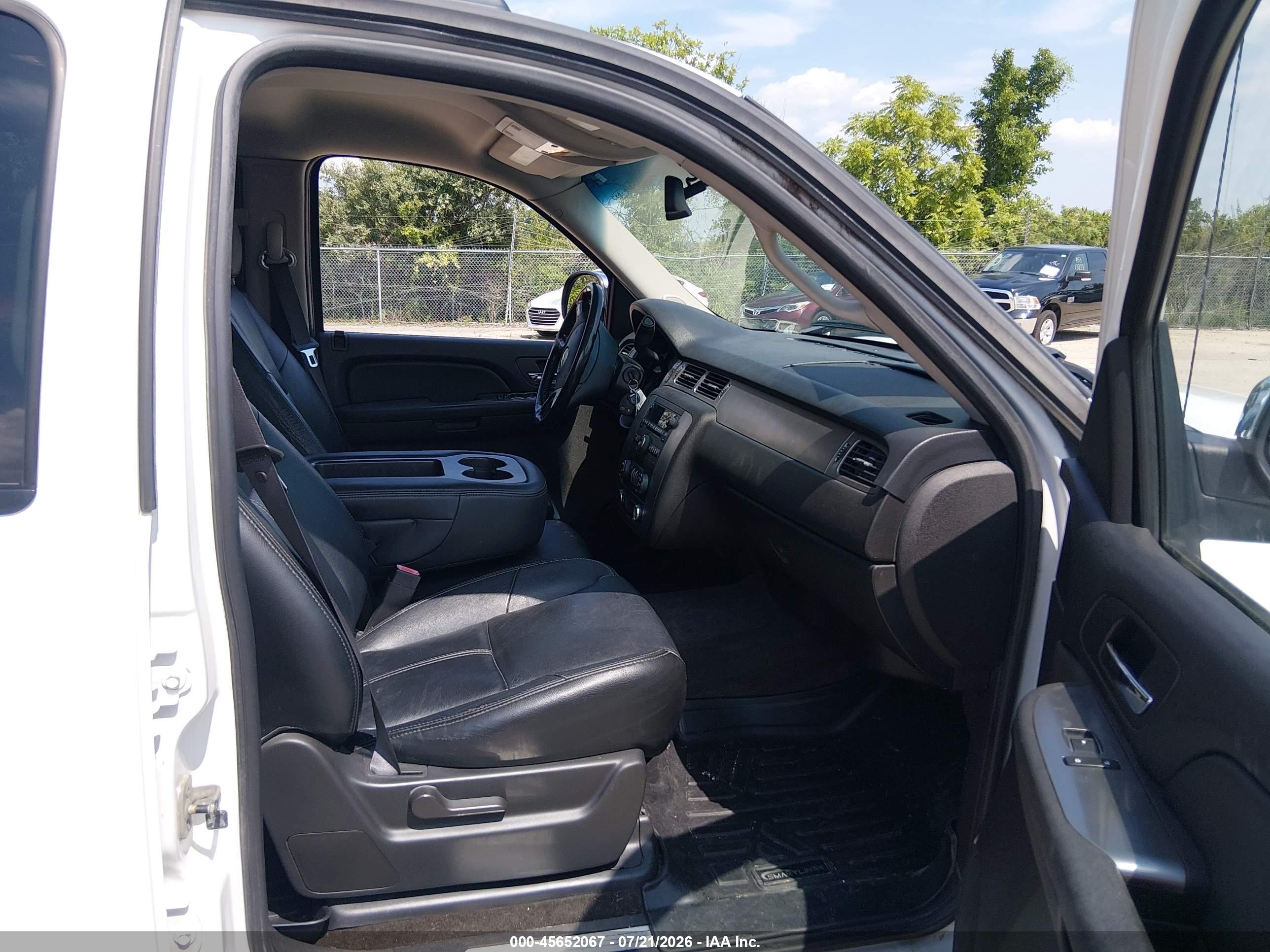 2007 Chevrolet Avalanche 1500 Ls White vin: 3GNEC12087G304576