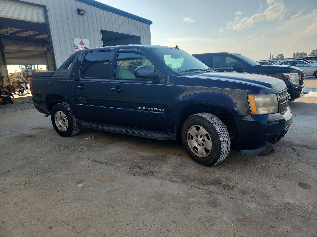 2007 Chevrolet Avalanche C1500 Blue vin: 3GNEC12097G317188