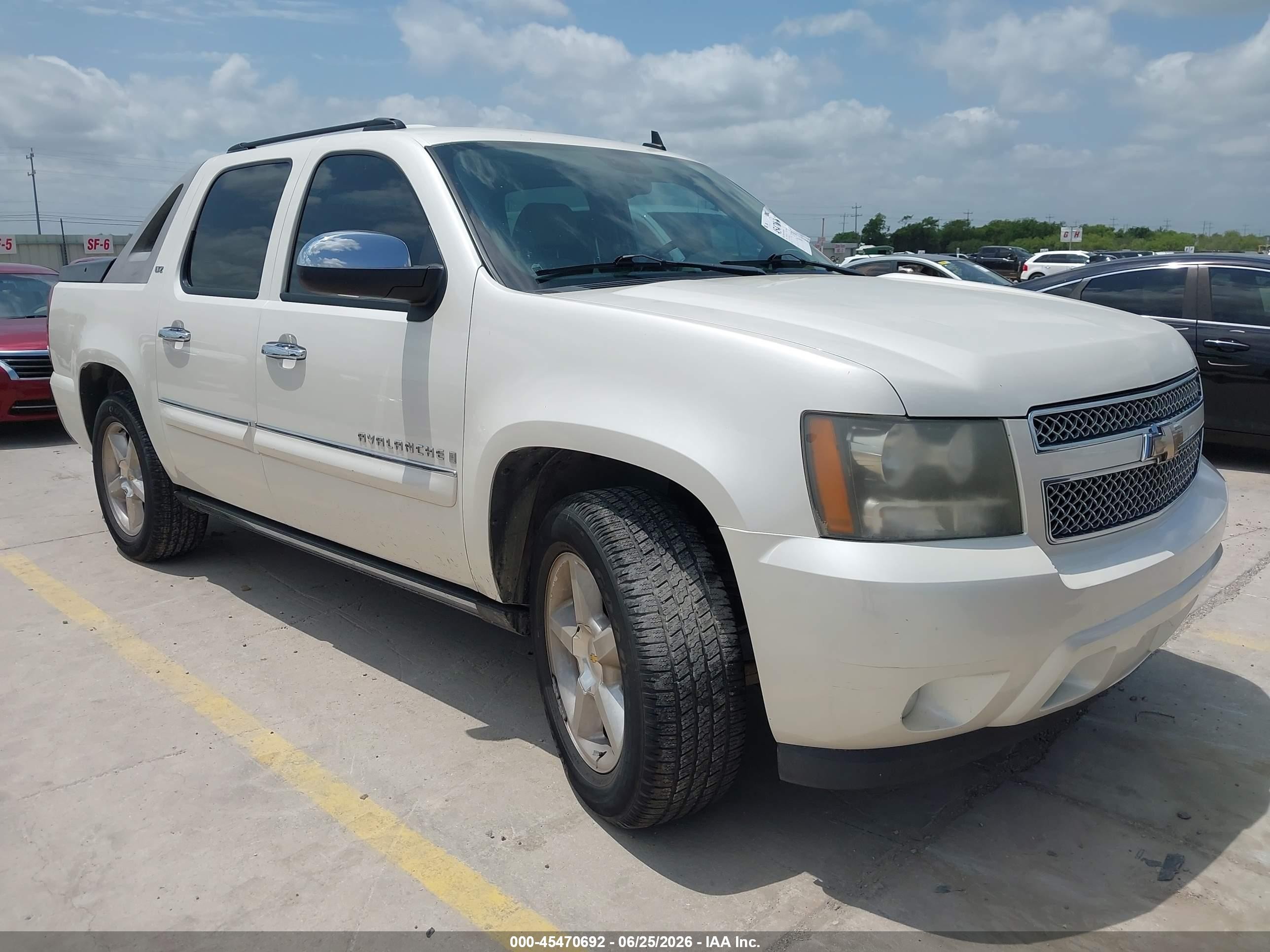 2008 Chevrolet Avalanche 1500 Ltz White vin: 3GNEC12098G254370