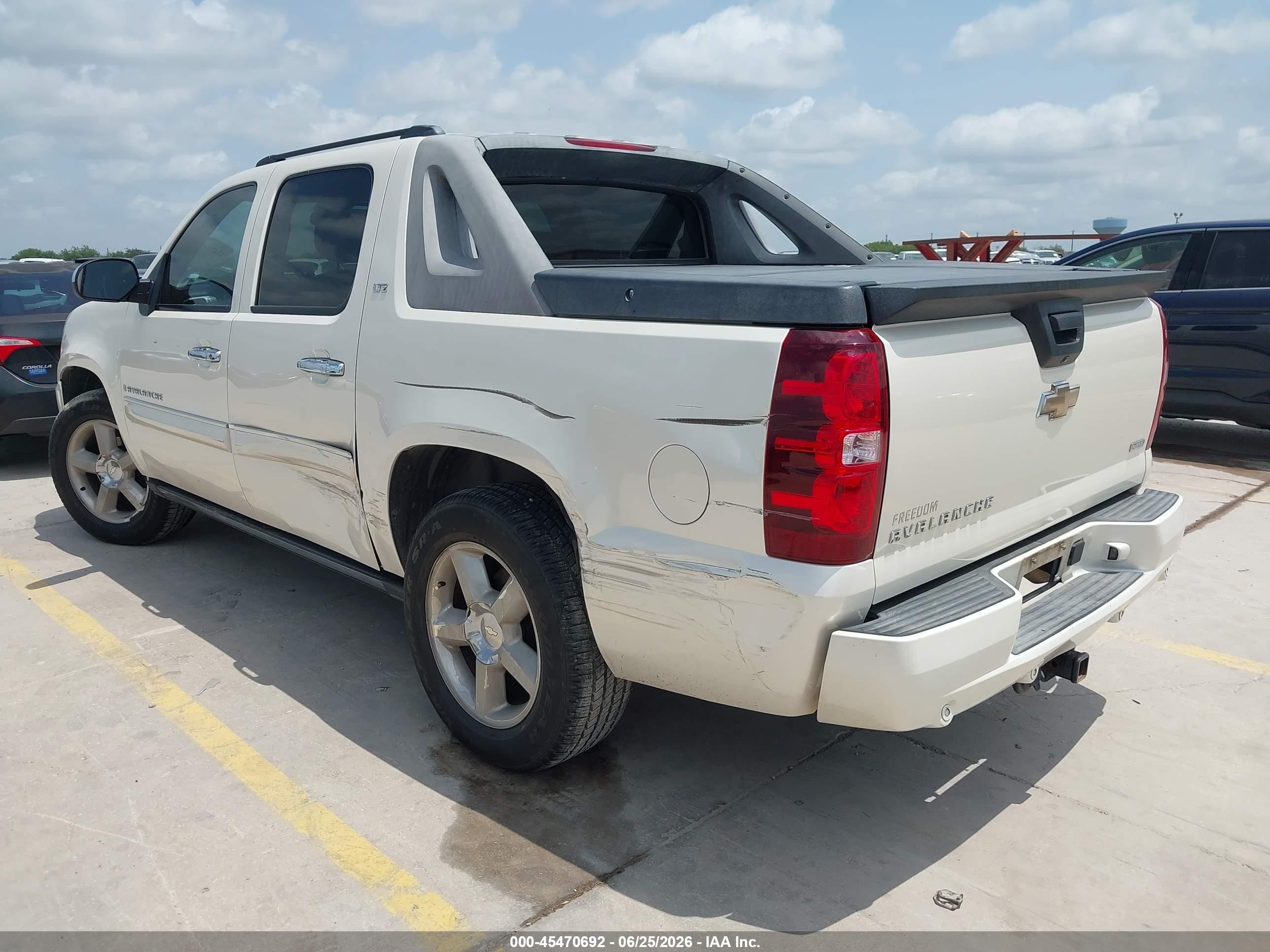 2008 Chevrolet Avalanche 1500 Ltz White vin: 3GNEC12098G254370