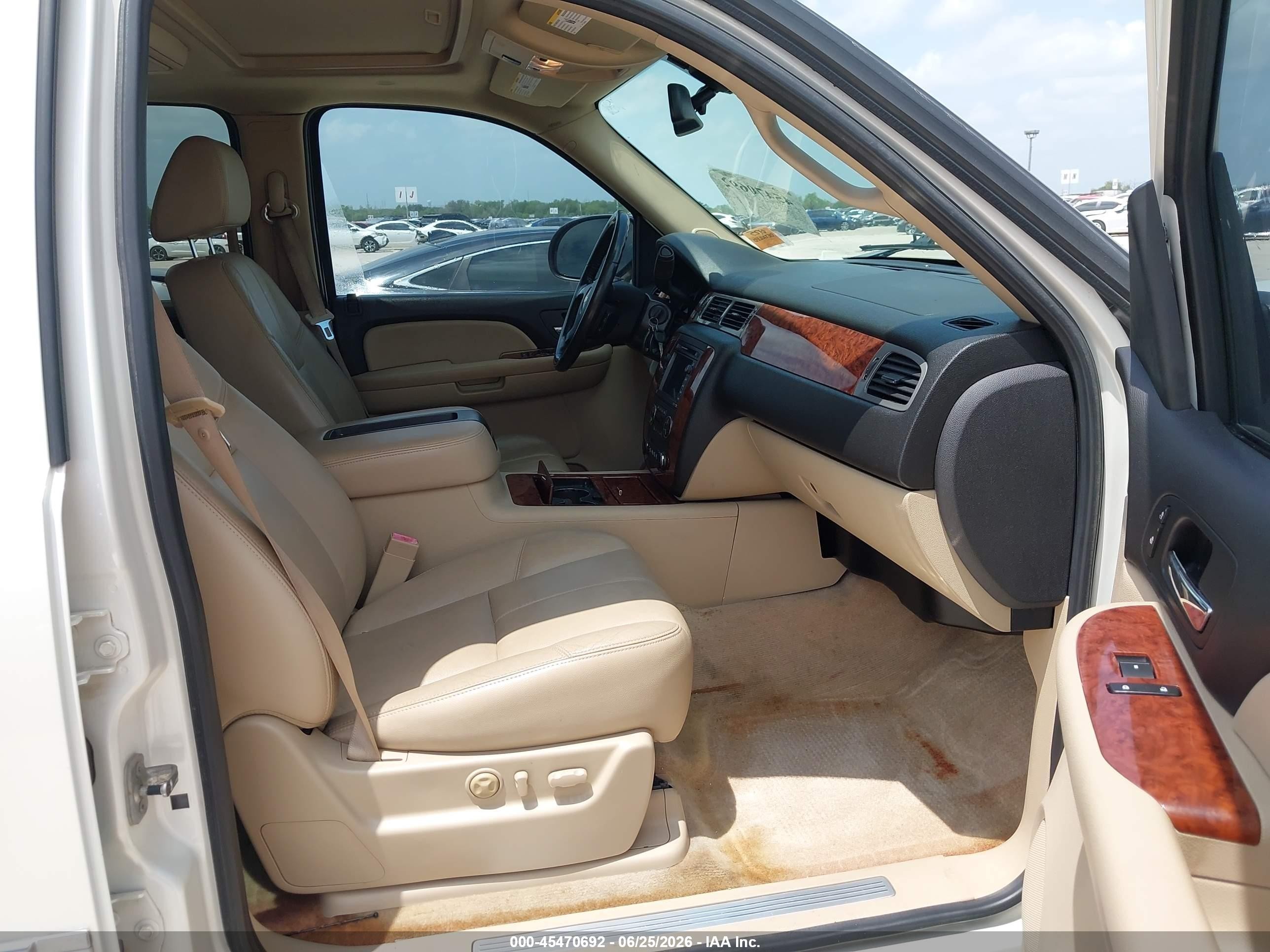 2008 Chevrolet Avalanche 1500 Ltz White vin: 3GNEC12098G254370