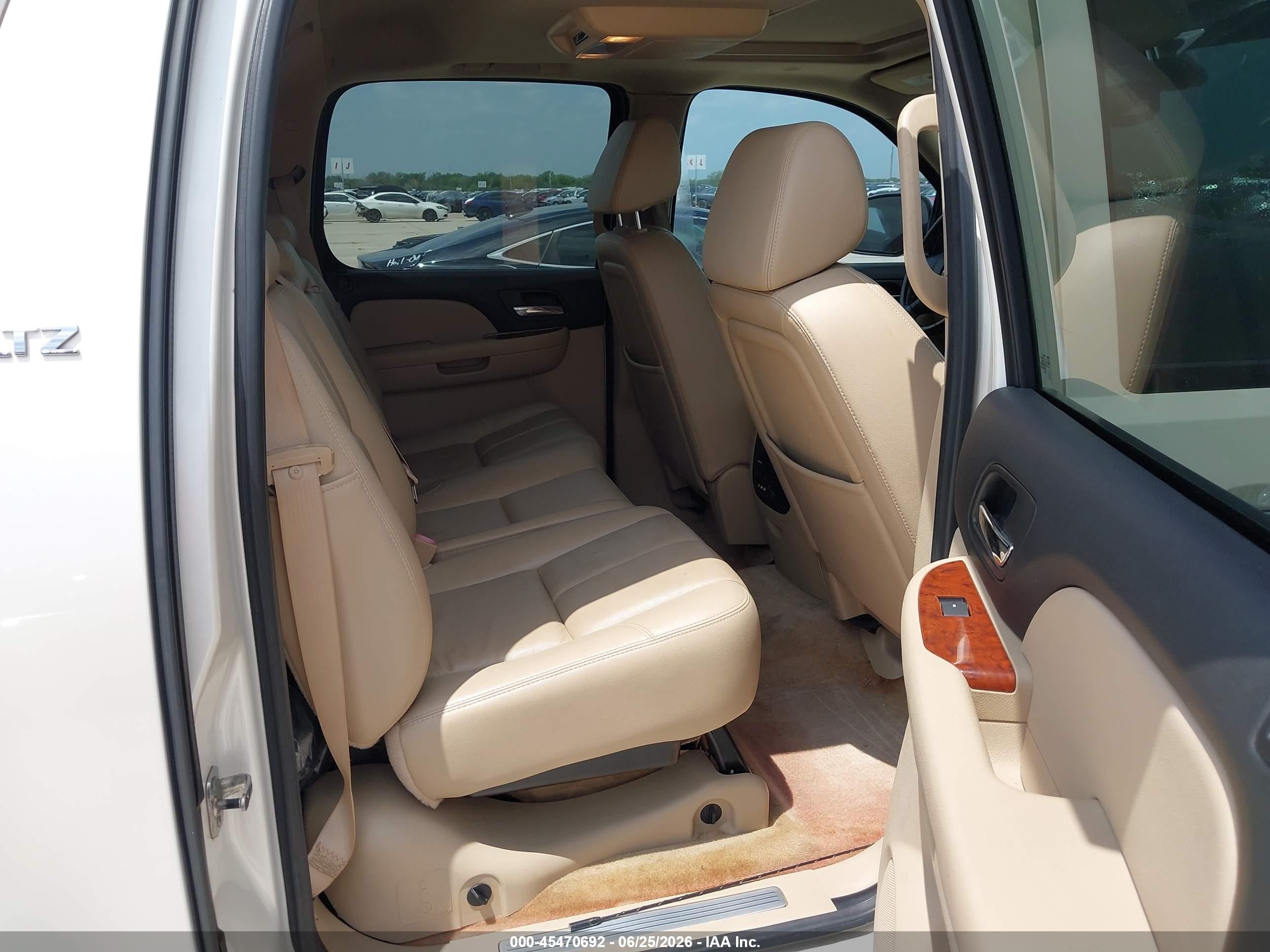 2008 Chevrolet Avalanche 1500 Ltz White vin: 3GNEC12098G254370