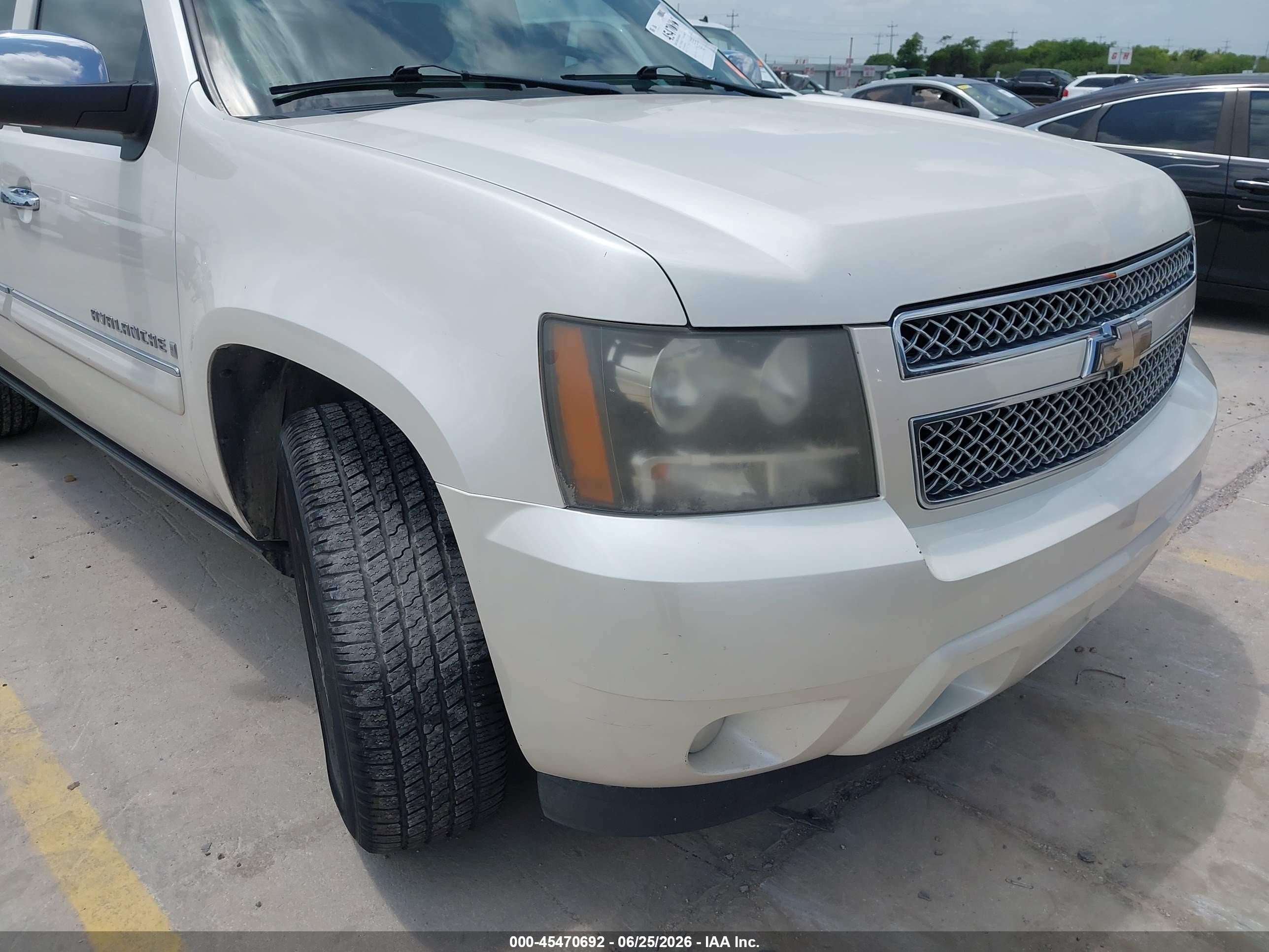 2008 Chevrolet Avalanche 1500 Ltz White vin: 3GNEC12098G254370