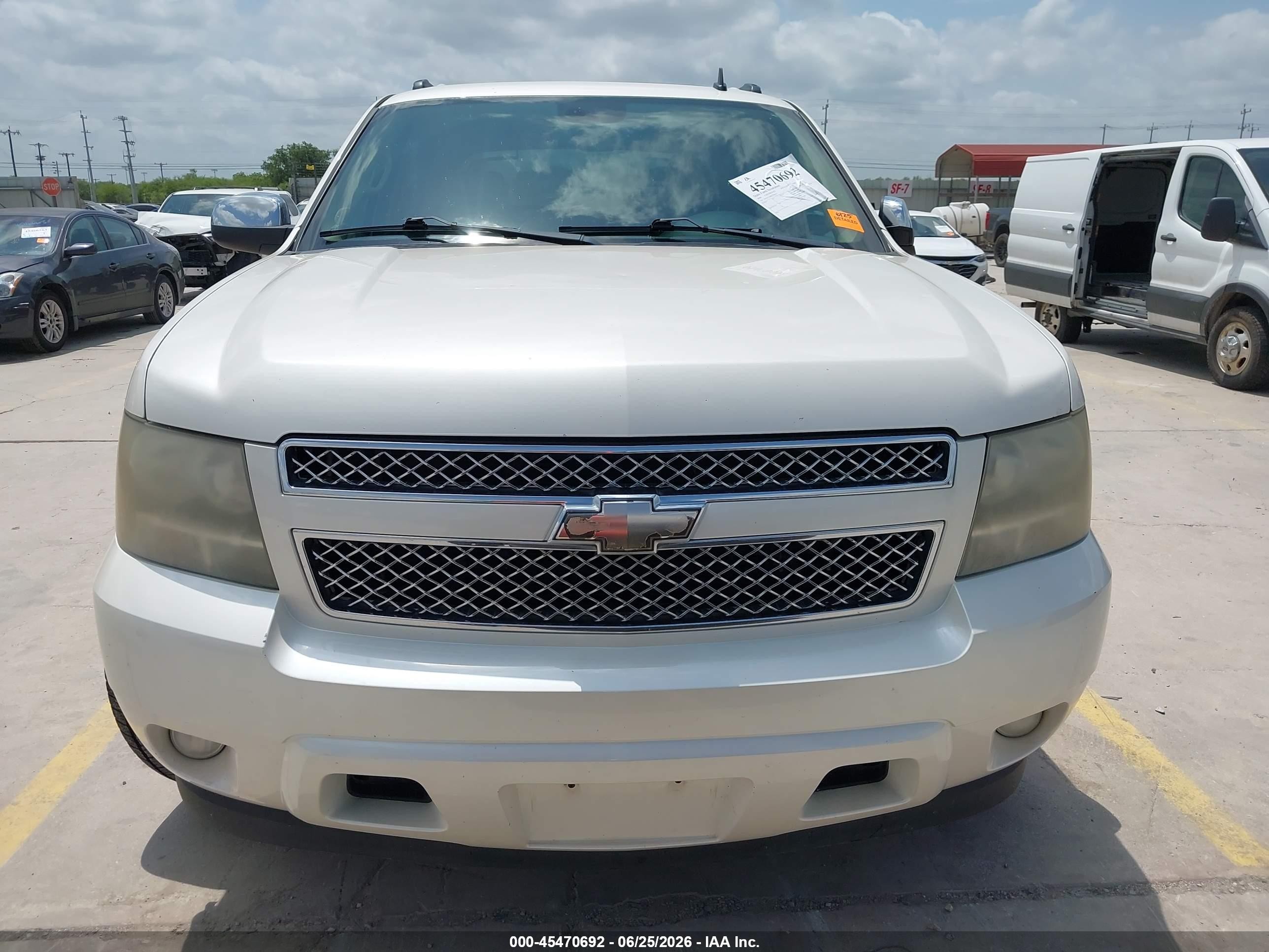 2008 Chevrolet Avalanche 1500 Ltz White vin: 3GNEC12098G254370