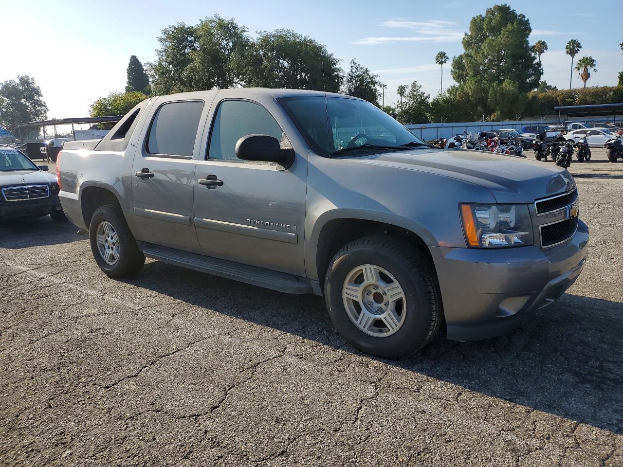 2008 Chevrolet Avalanche C1500 Gray vin: 3GNEC12J28G291477