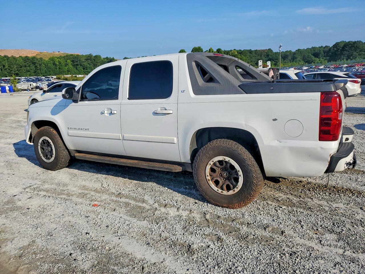 2007 Chevrolet Avalanche C1500 White vin: 3GNEC12J57G141071