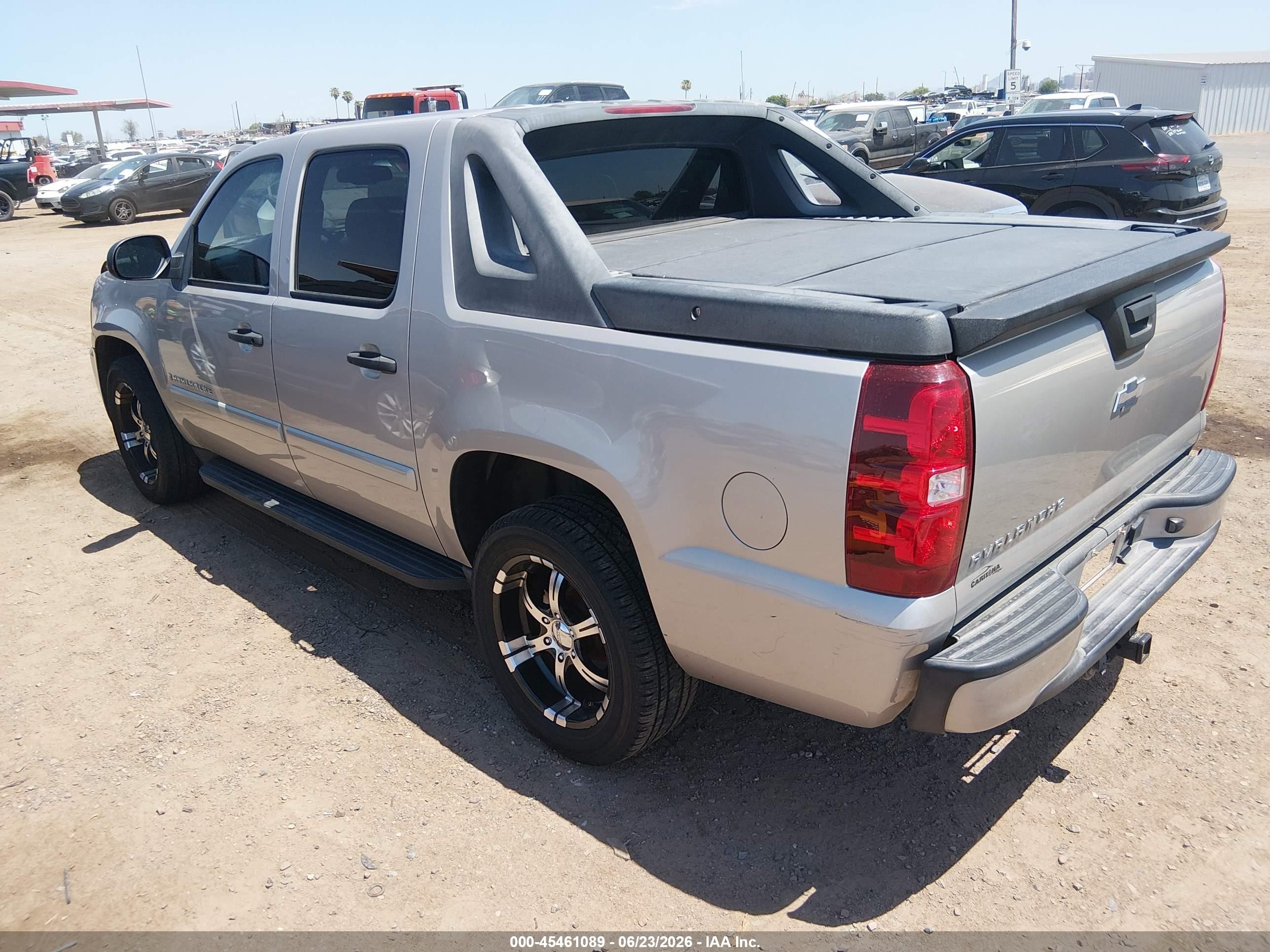 2007 Chevrolet Avalanche 1500 Ls Серебряный vin: 3GNEC12J77G273796