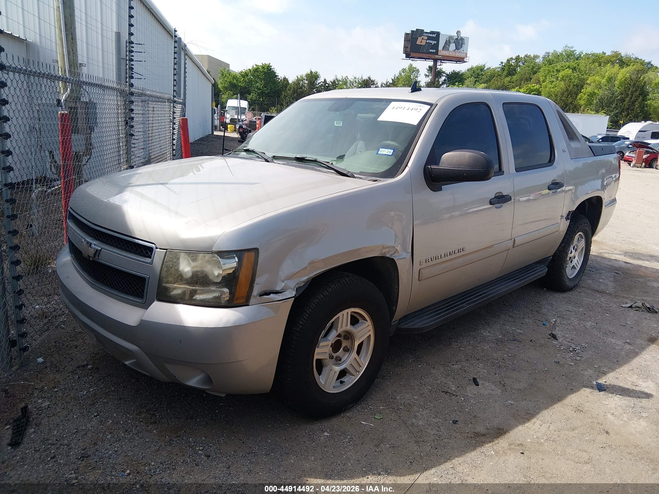 2008 Chevrolet Avalanche 1500 Ls Silver vin: 3GNEC12J78G165969