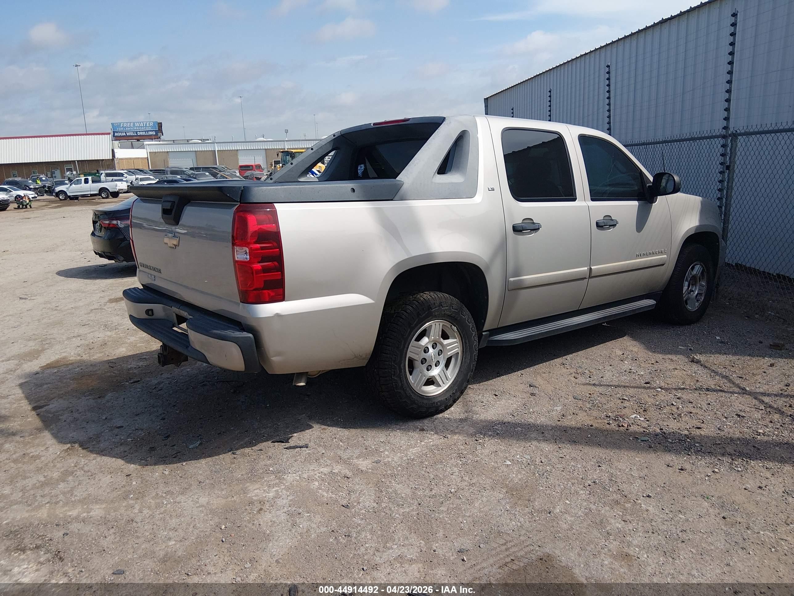 2008 Chevrolet Avalanche 1500 Ls Silver vin: 3GNEC12J78G165969