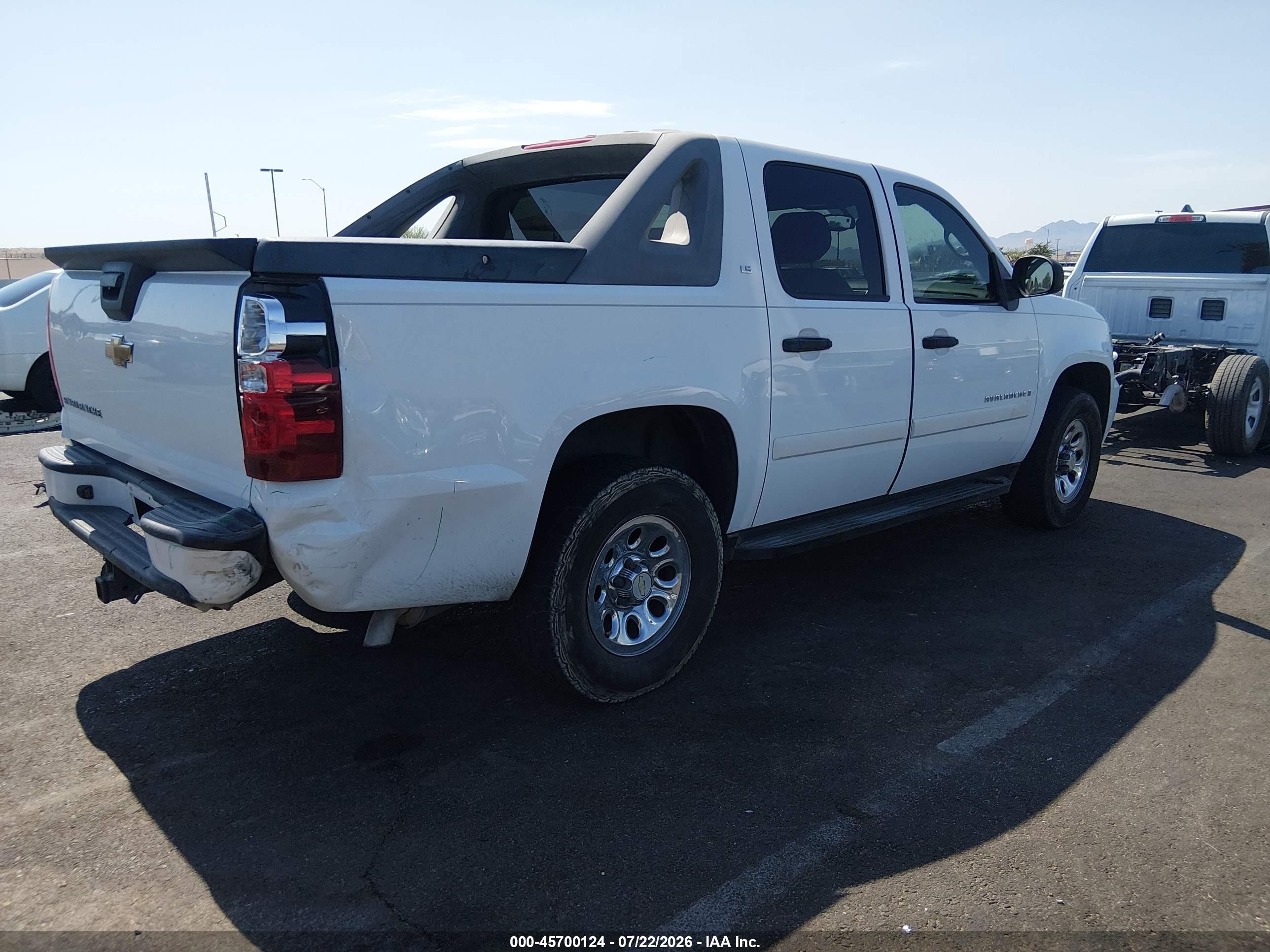 2008 Chevrolet Avalanche 1500 Ls White vin: 3GNEC12J88G142443