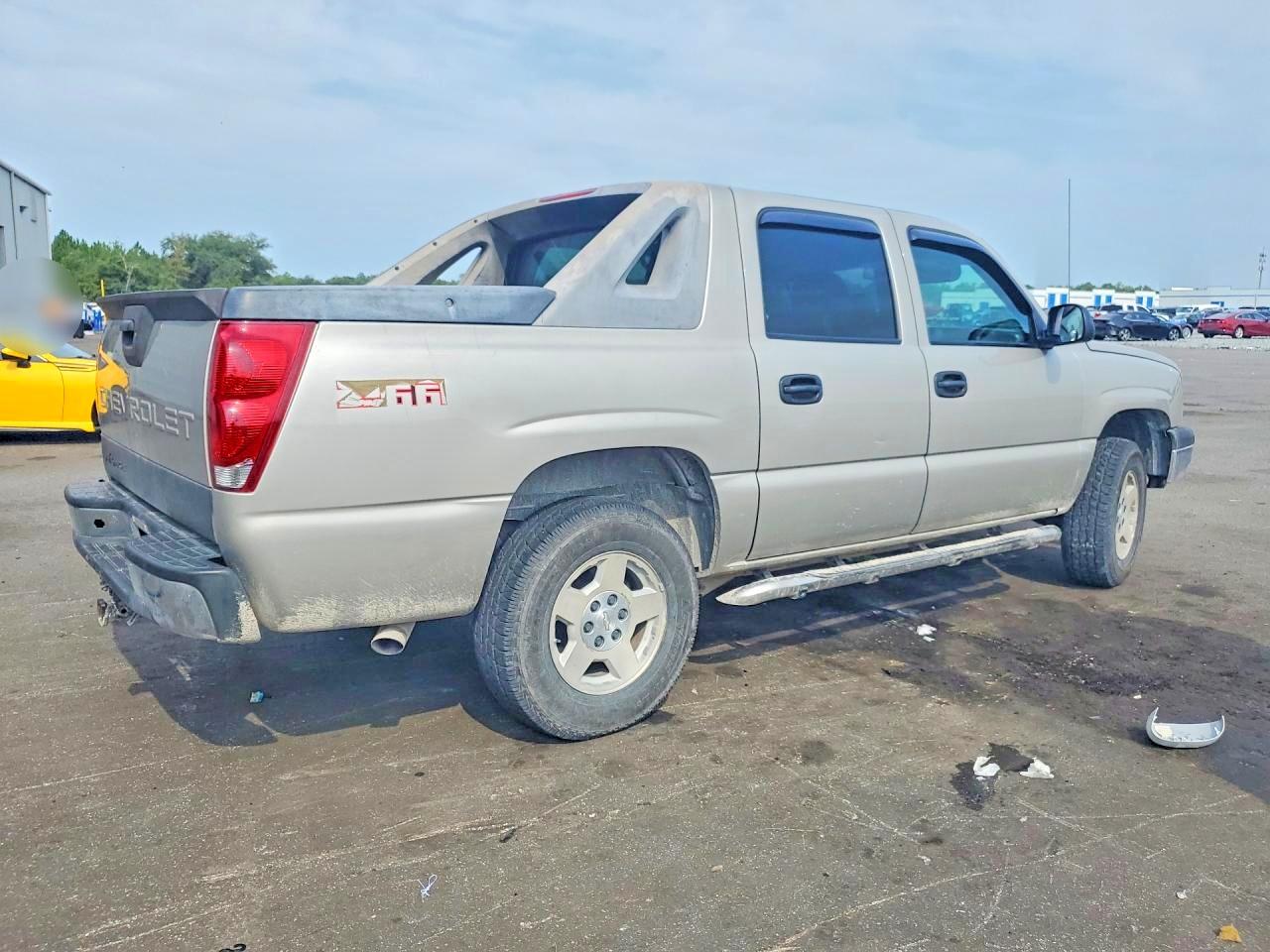 2004 Chevrolet Avalanche C1500 Бежевый vin: 3GNEC12T04G160317