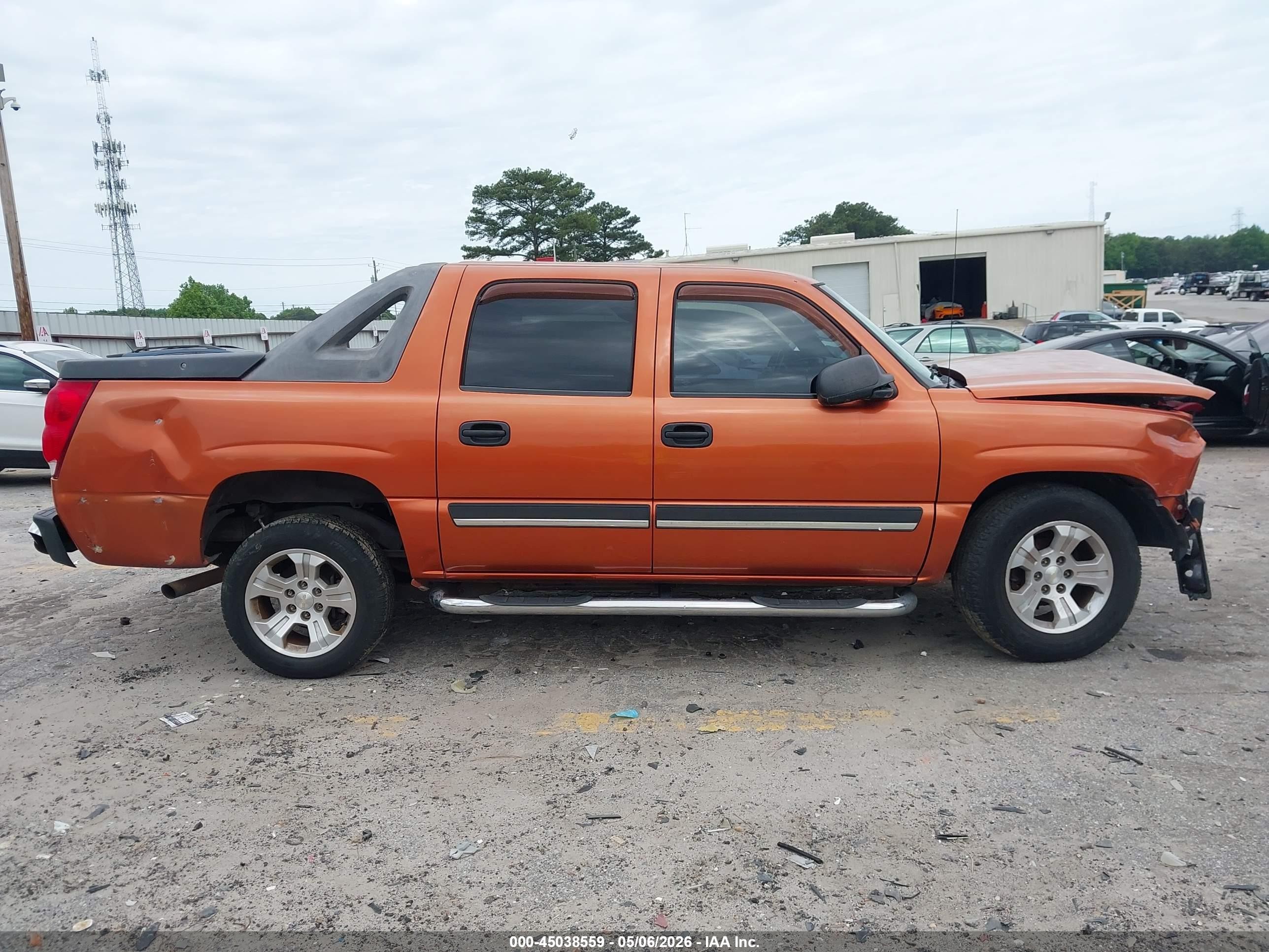 2004 Chevrolet Avalanche 1500   Orange vin: 3GNEC12T04G329400