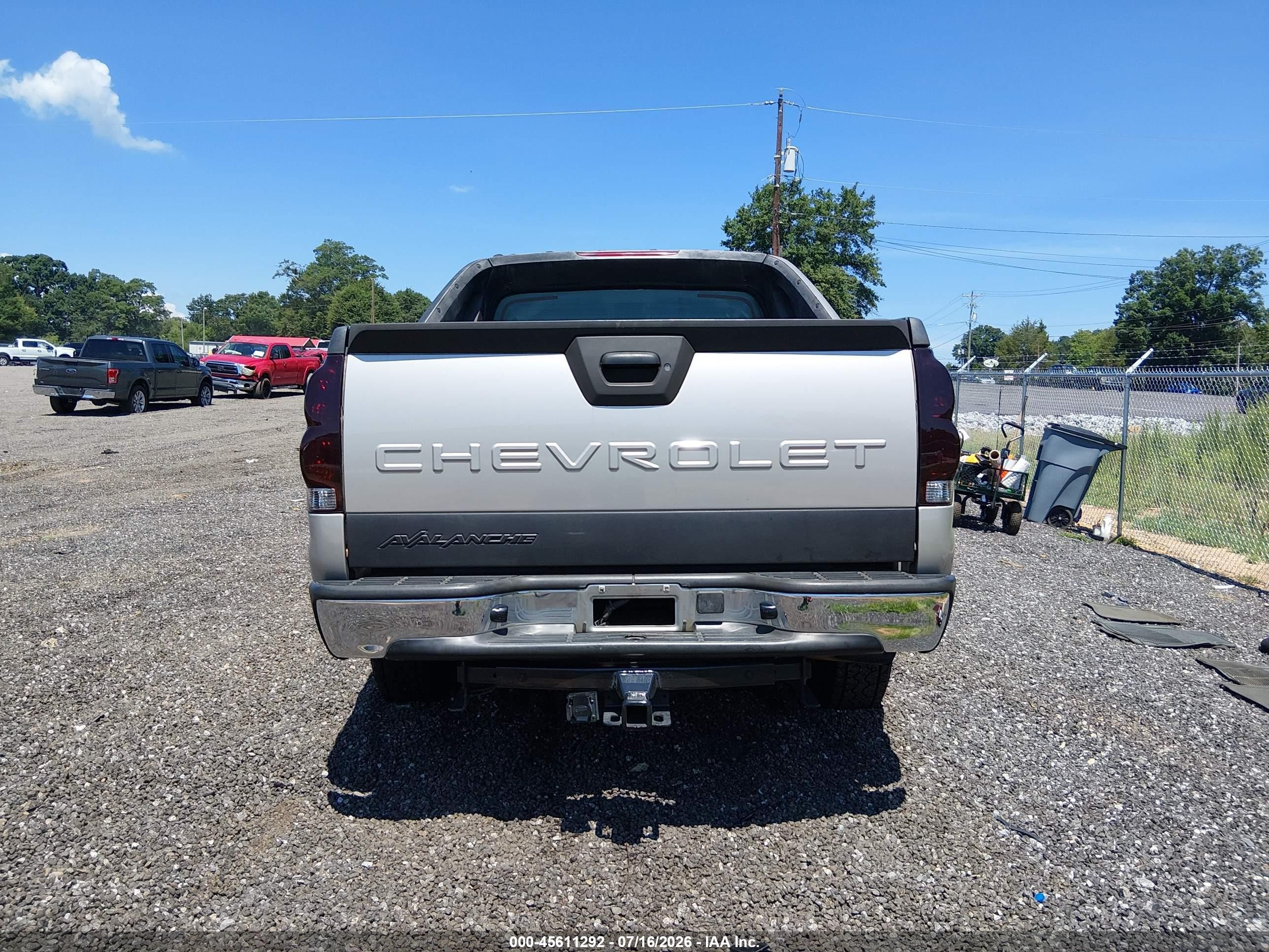 2004 Chevrolet Avalanche 1500   Champagne vin: 3GNEC12T04G343202