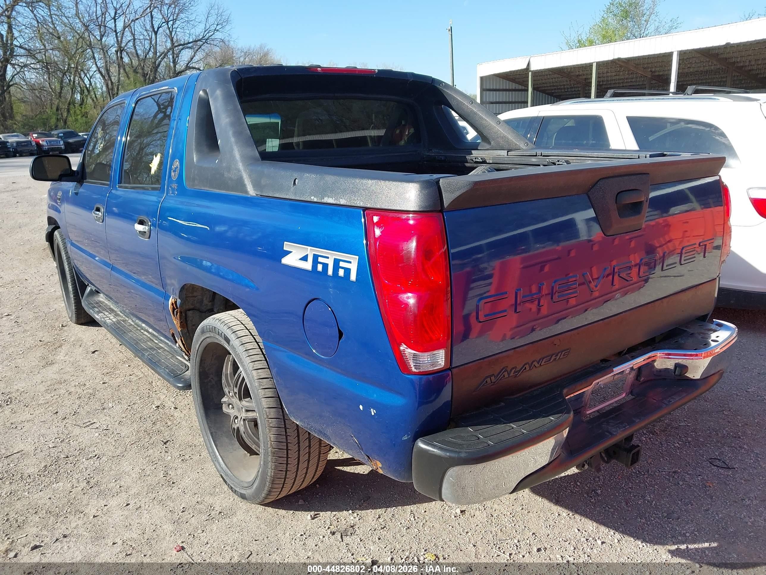 2004 Chevrolet Avalanche 1500   Blue vin: 3GNEC12T14G110672