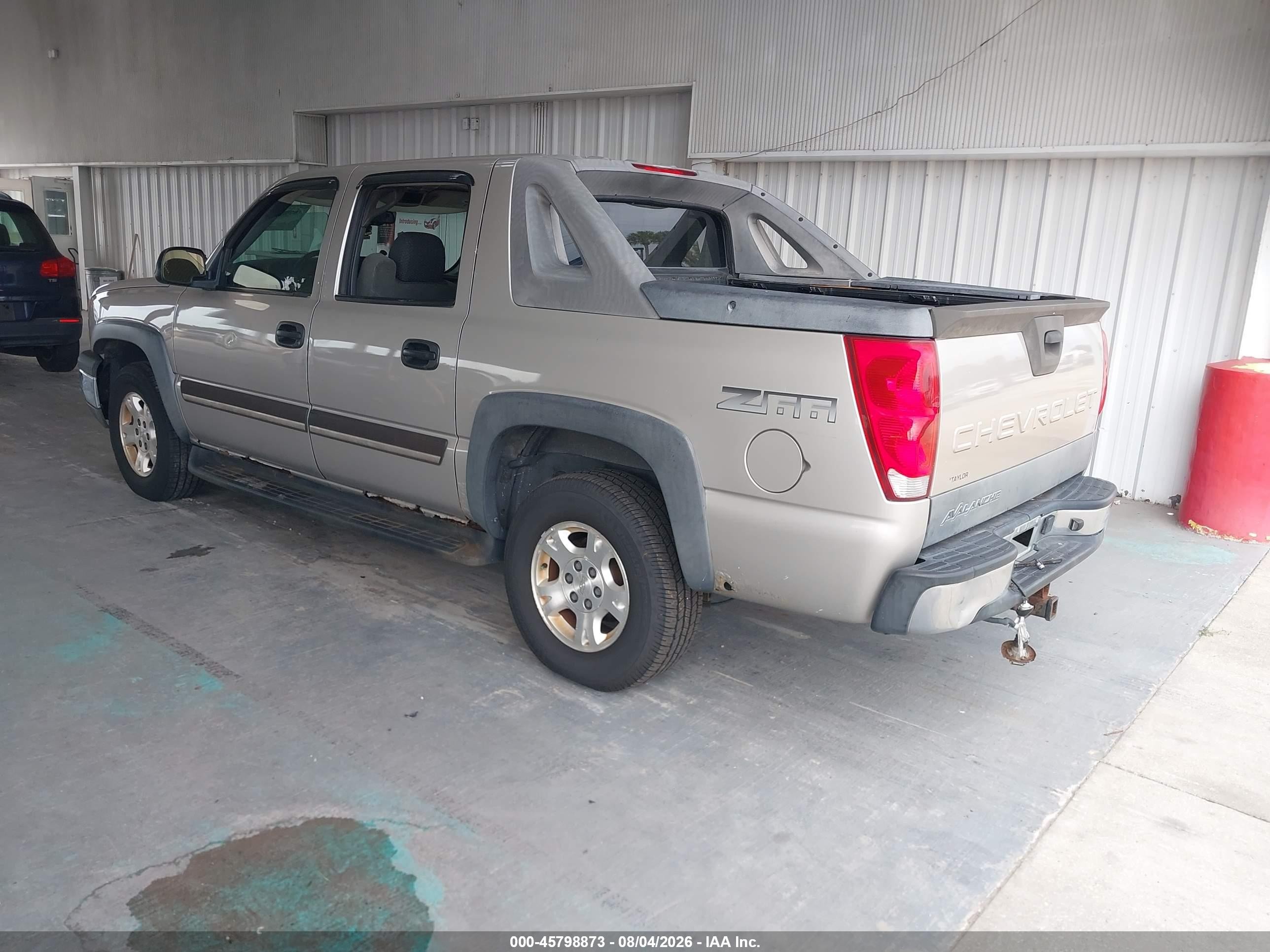 2004 Chevrolet Avalanche 1500   Beige vin: 3GNEC12T14G255615