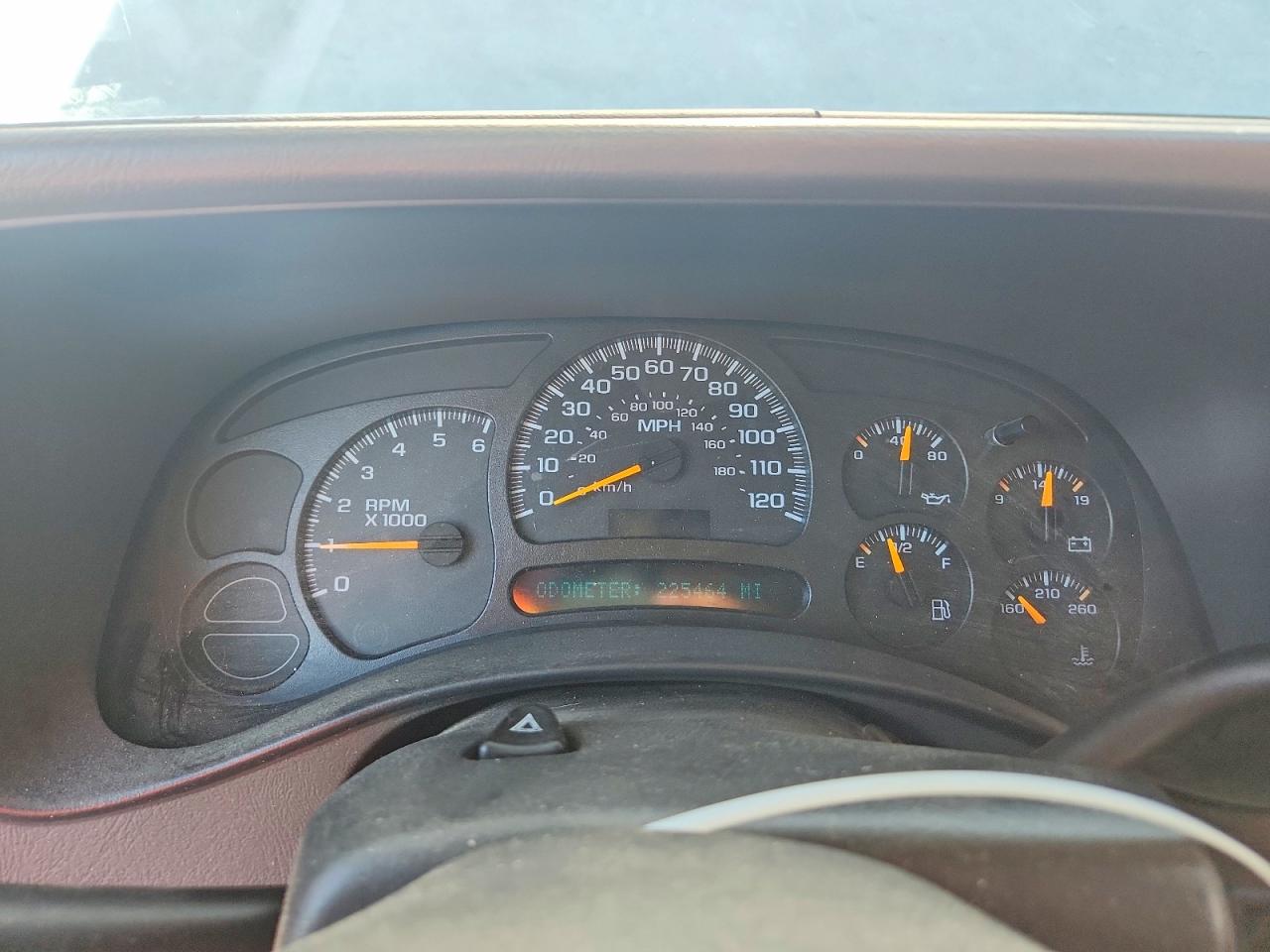 2004 Chevrolet Avalanche C1500 White vin: 3GNEC12T24G104248