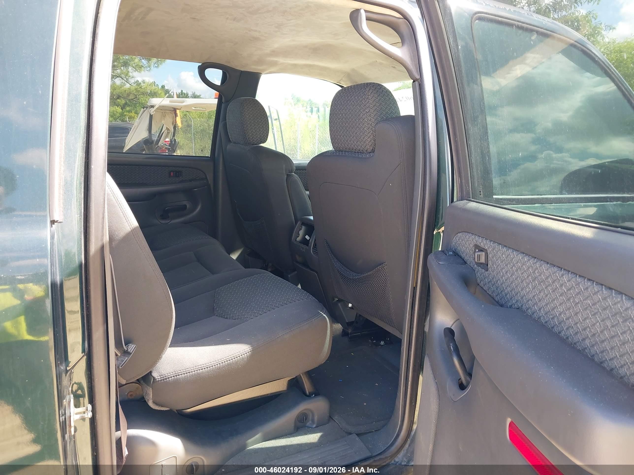 2004 Chevrolet Avalanche 1500 Green vin: 3GNEC12T24G182335